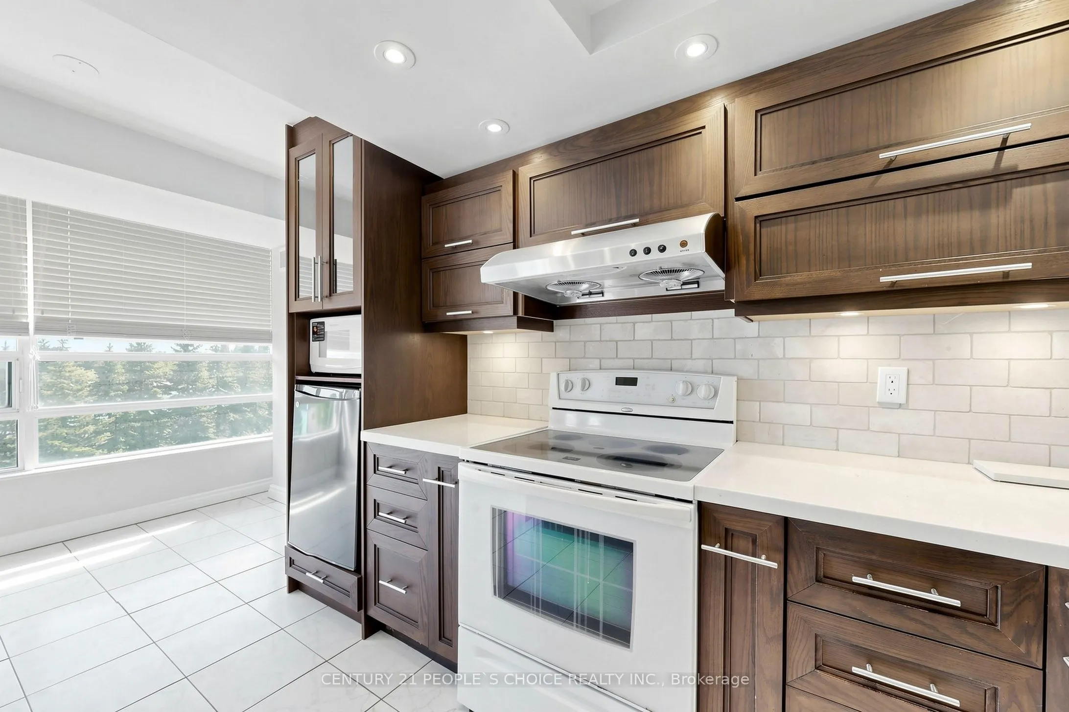 7805 Bayview Avenue #413