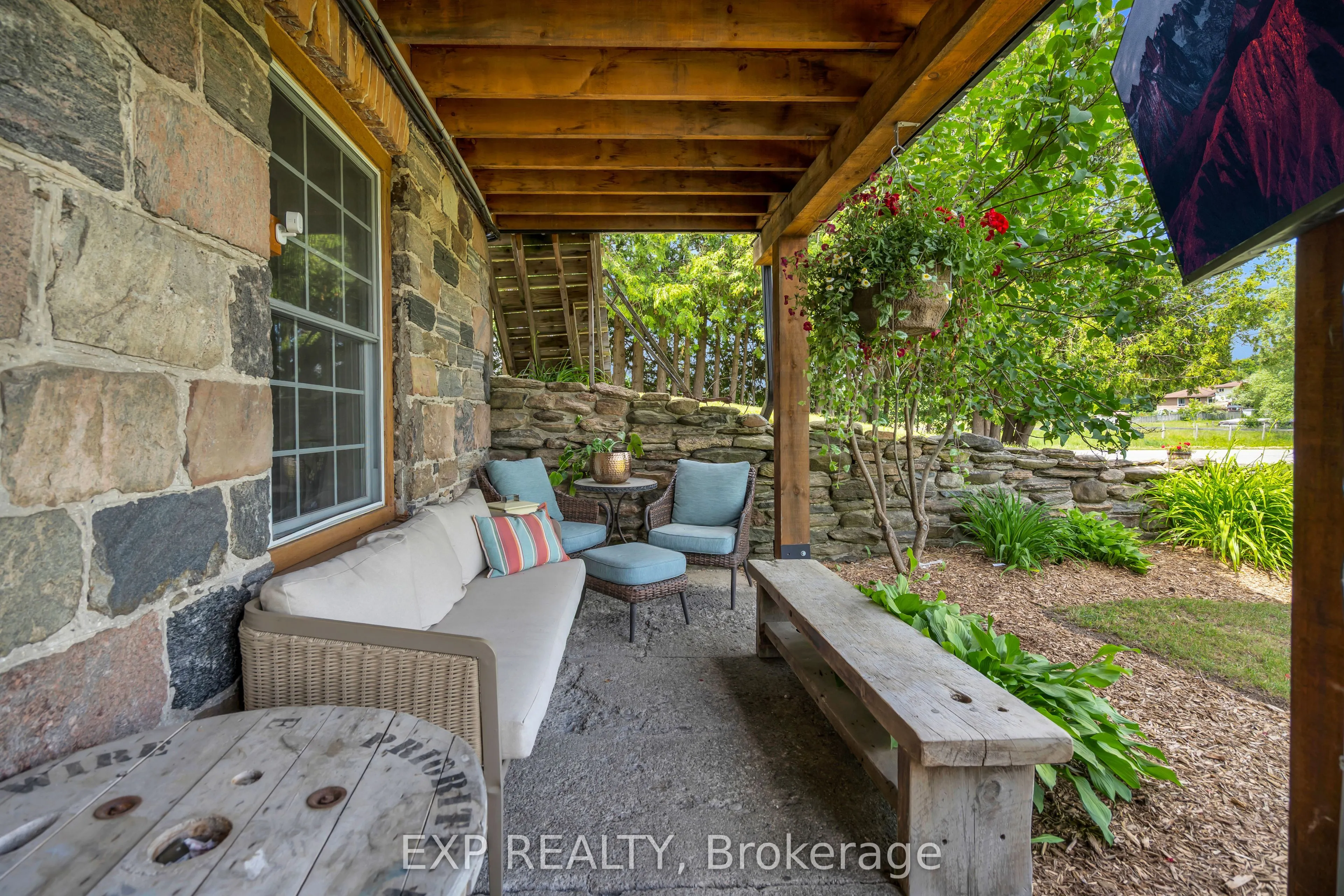 220 Lakeridge Road