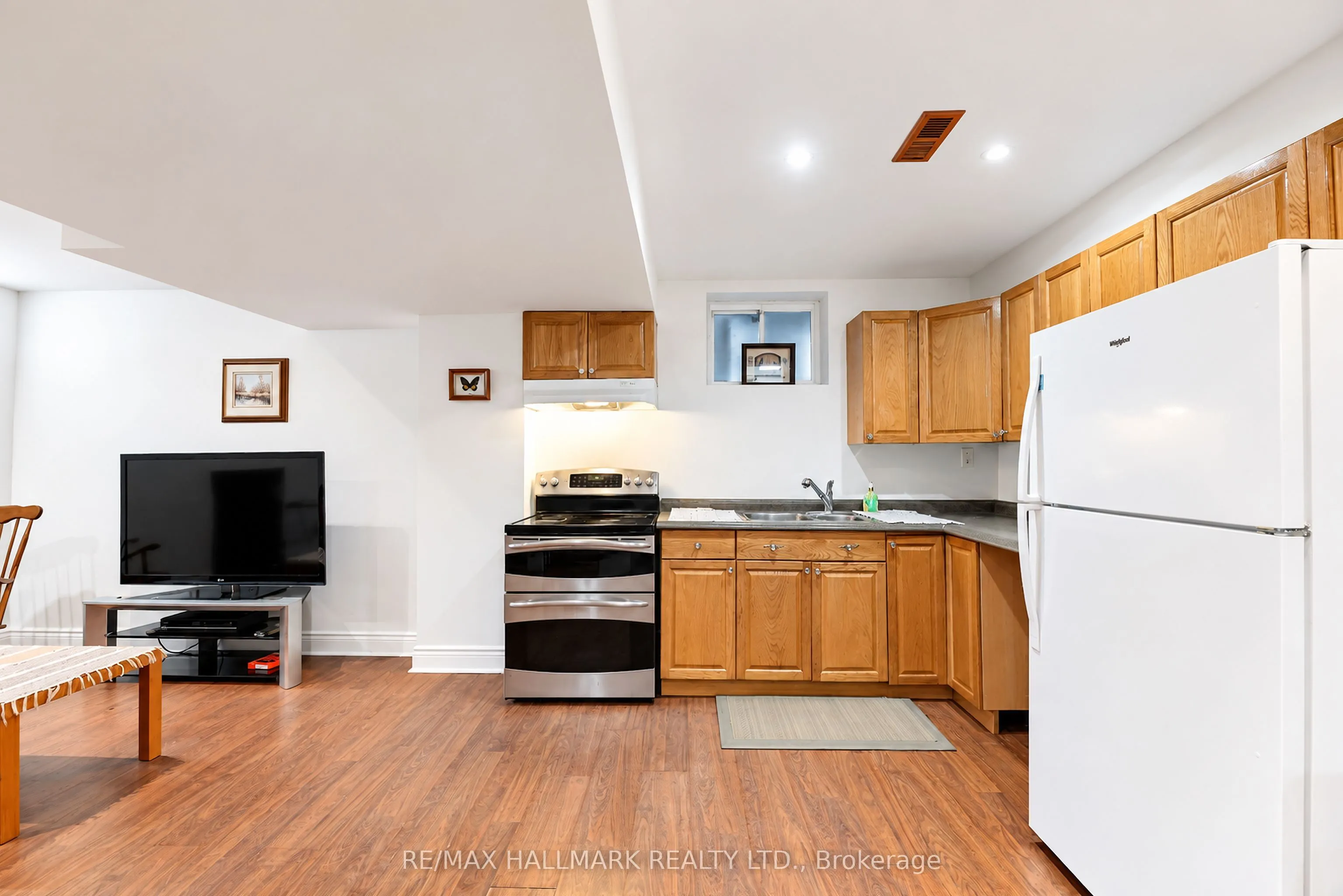 16 Braehead Drive