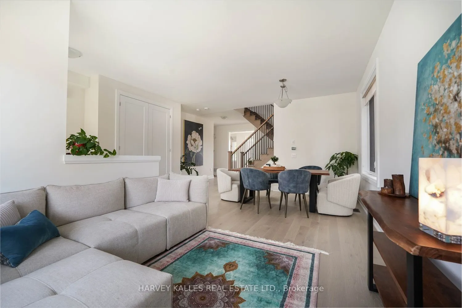 253 Seaview Heights #Main Floor