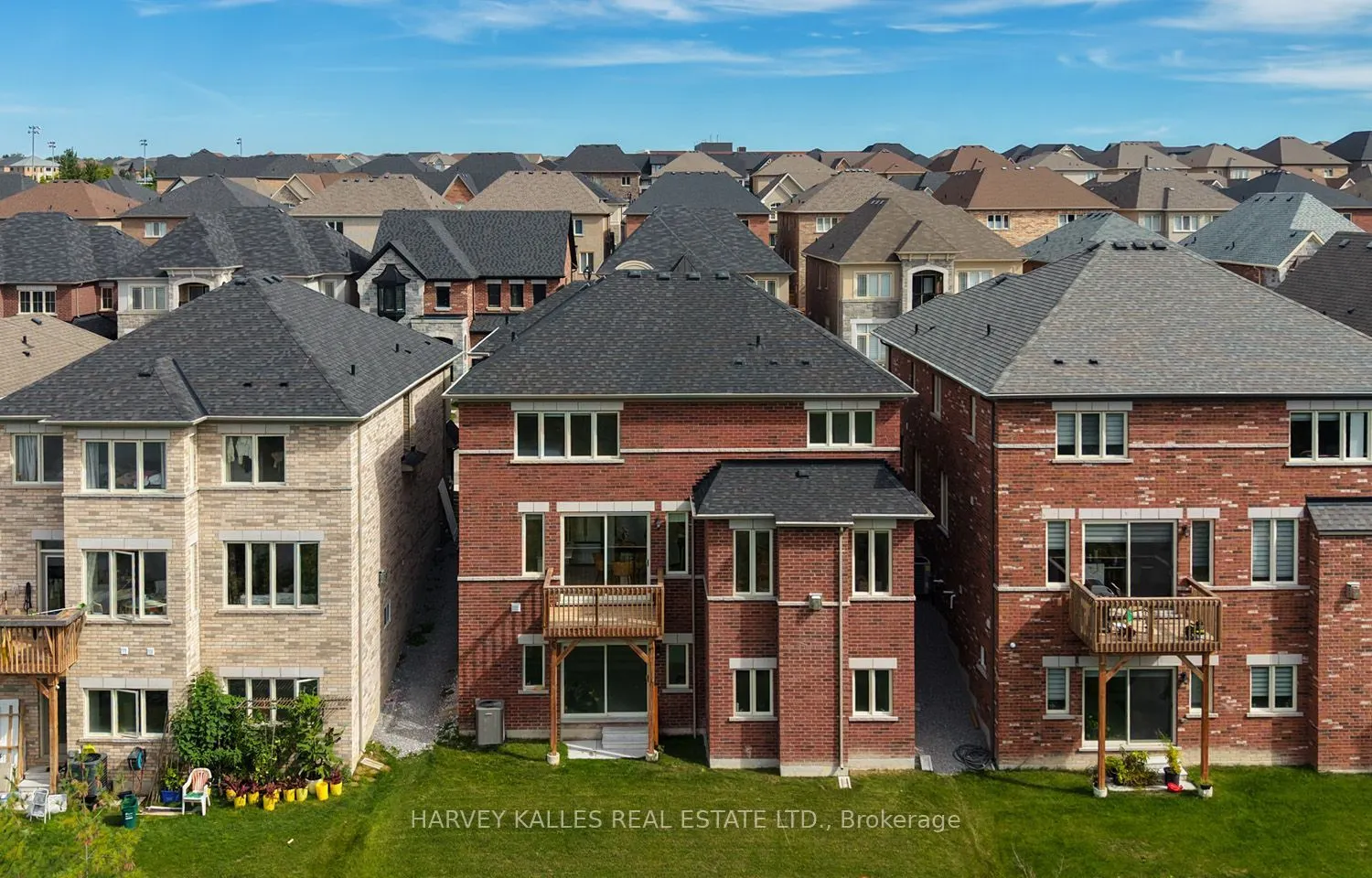 253 Seaview Heights #Main Floor