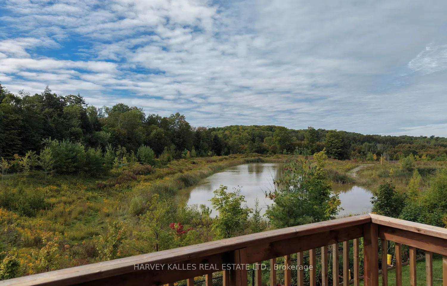 253 Seaview Heights #Main Floor