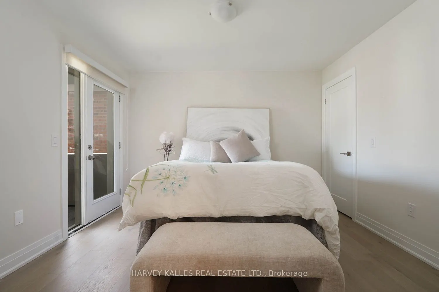 253 Seaview Heights #Main Floor