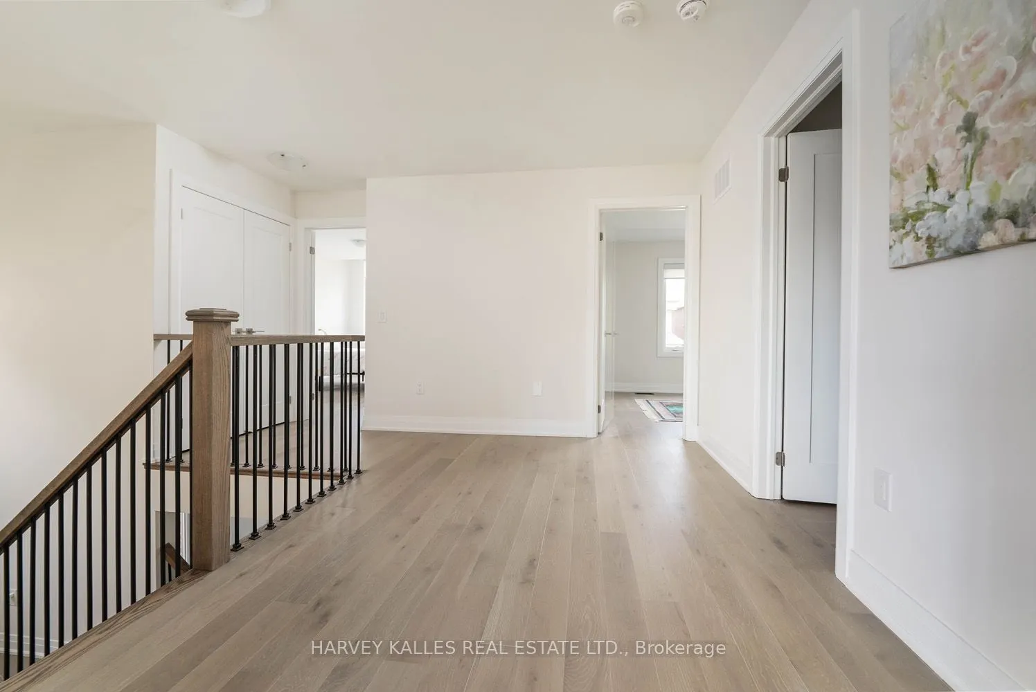 253 Seaview Heights #Main Floor