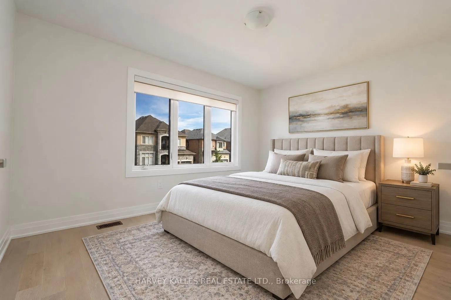253 Seaview Heights #Main Floor