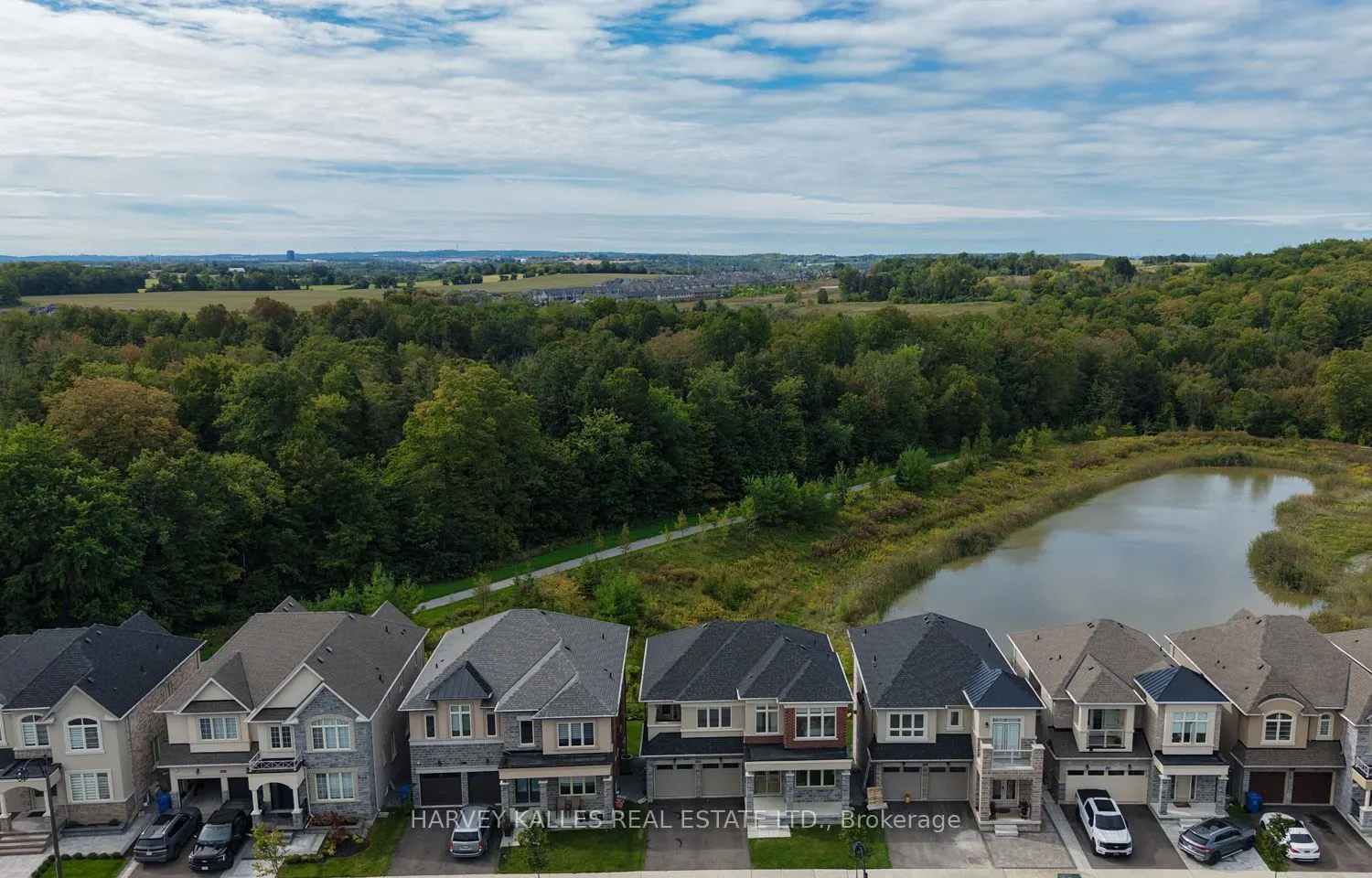 253 Seaview Heights #Main Floor