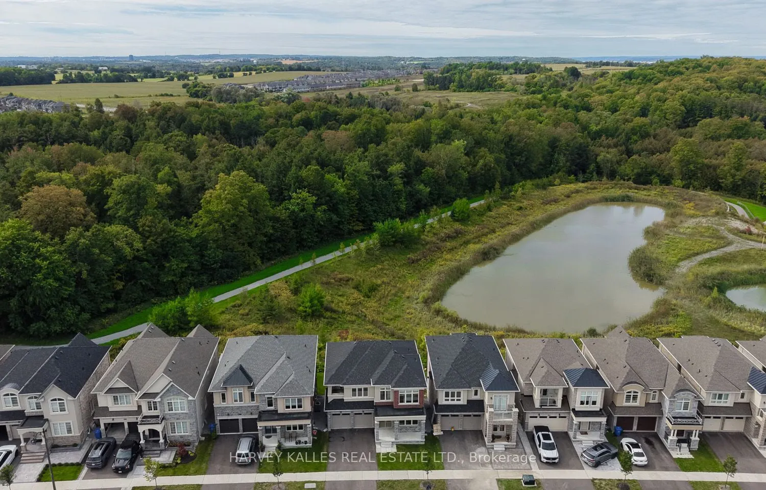 253 Seaview Heights #Main Floor