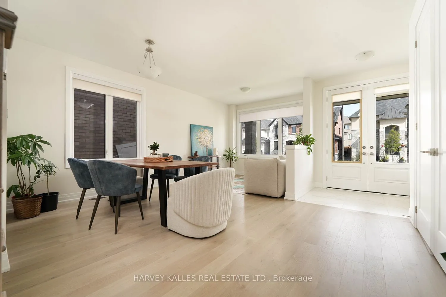 253 Seaview Heights #Main Floor