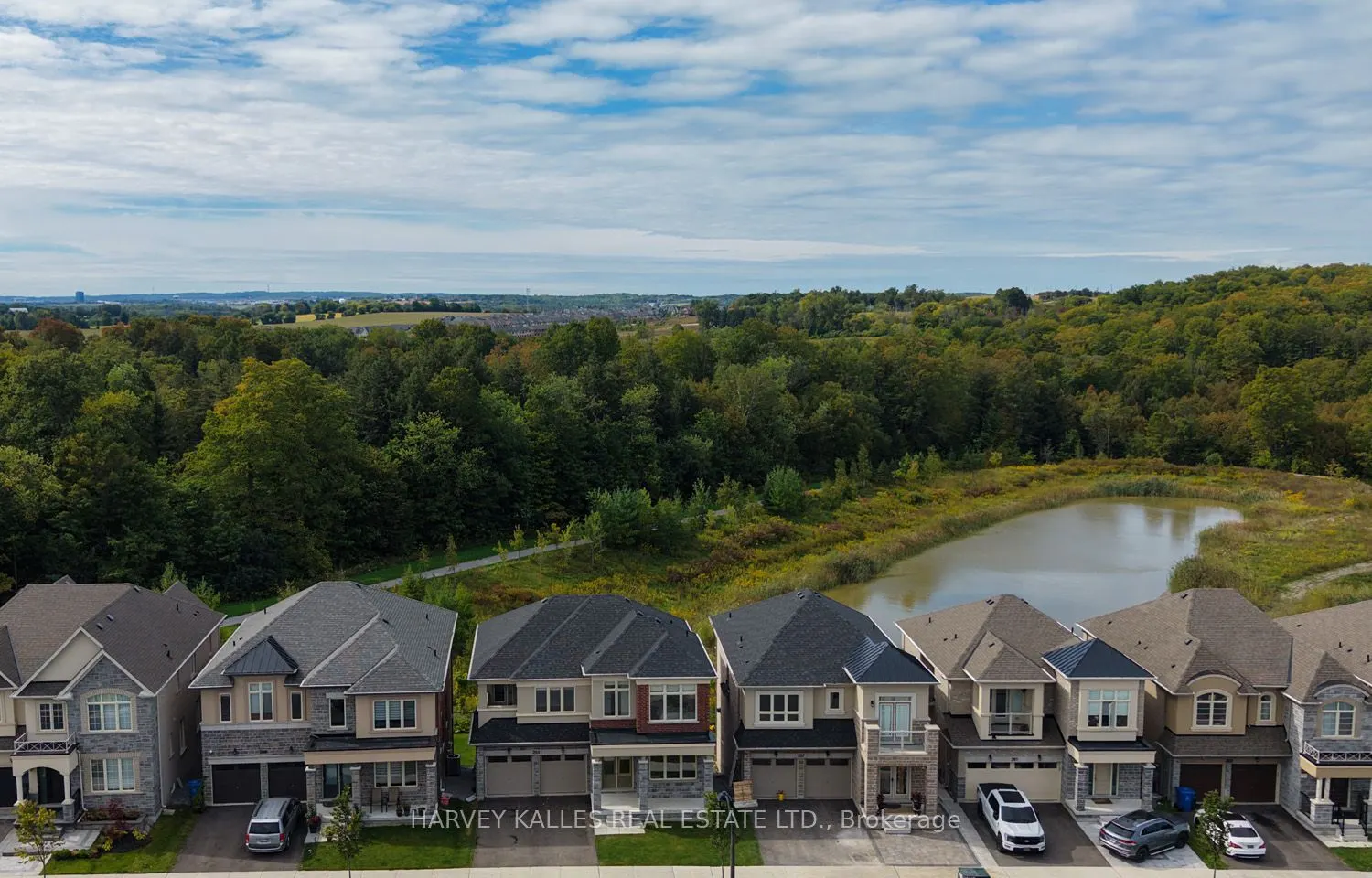 253 Seaview Heights #Main Floor