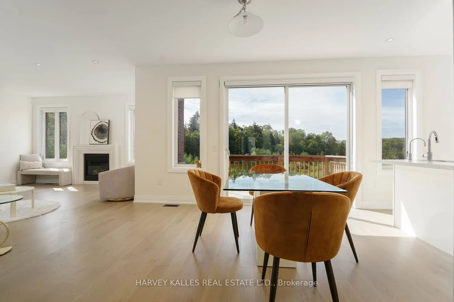 253 Seaview Heights #Main Floor