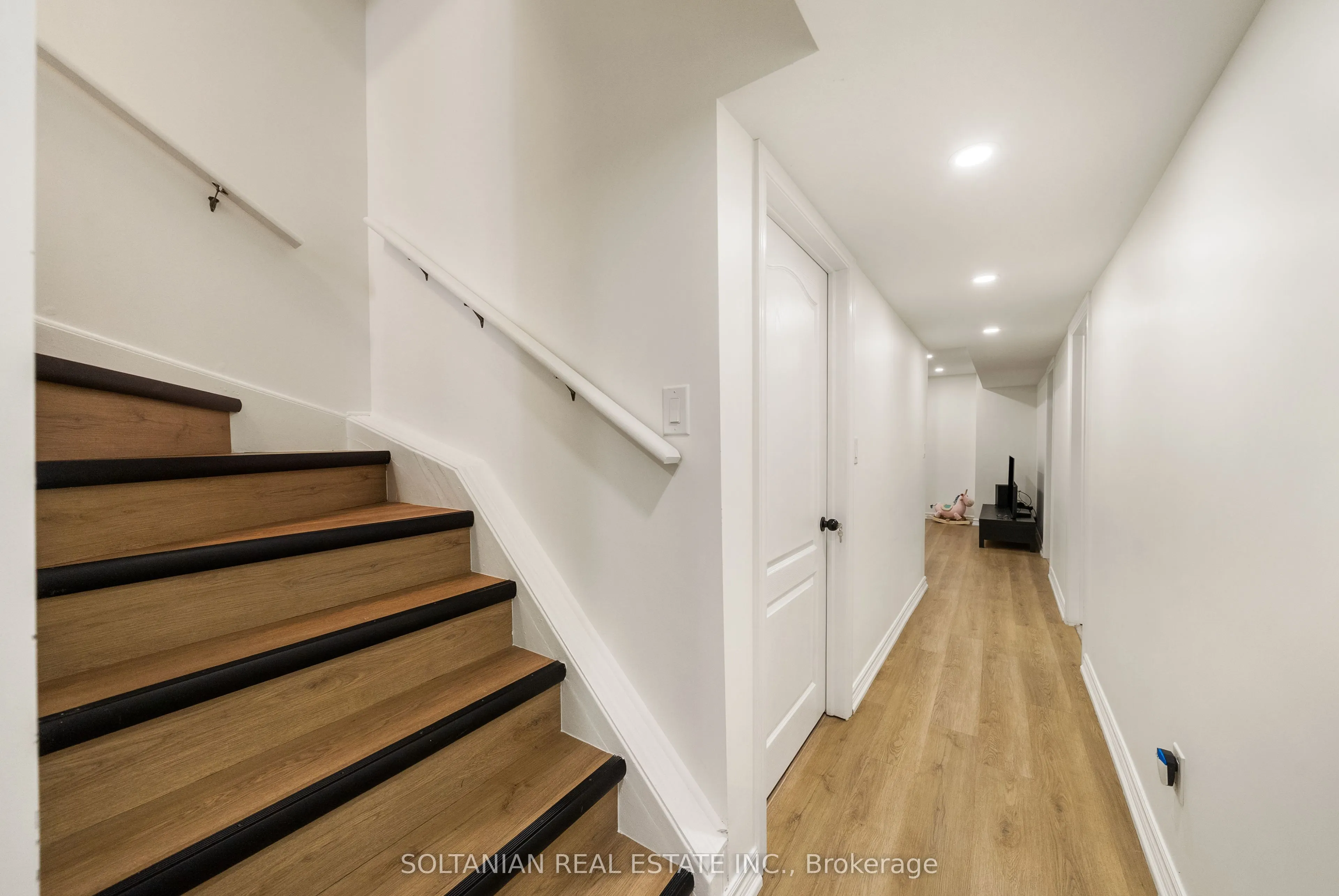 163 Wildberry Crescent