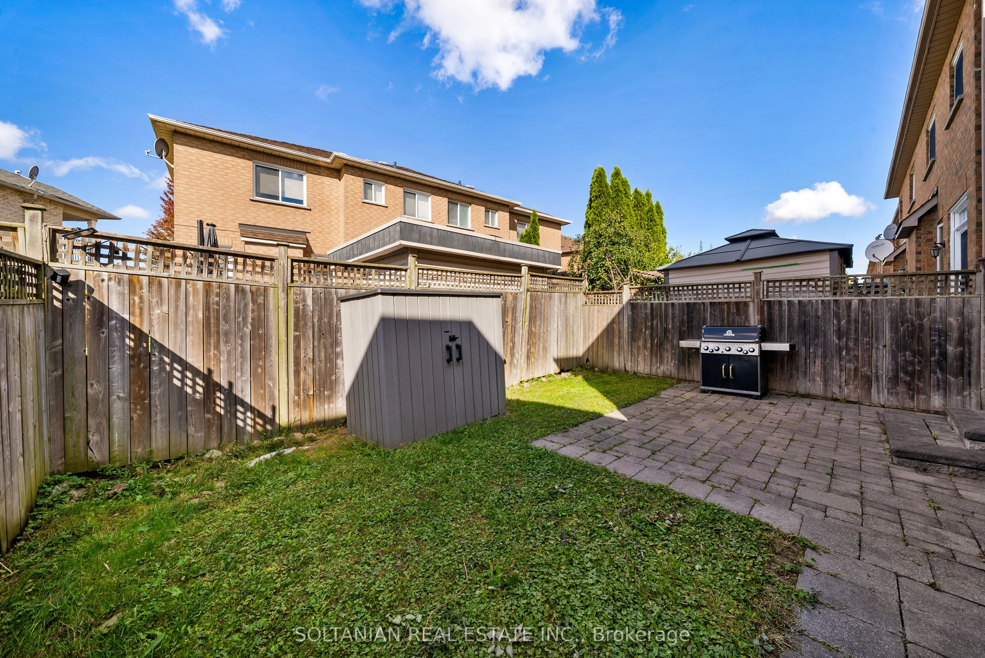 163 Wildberry Crescent