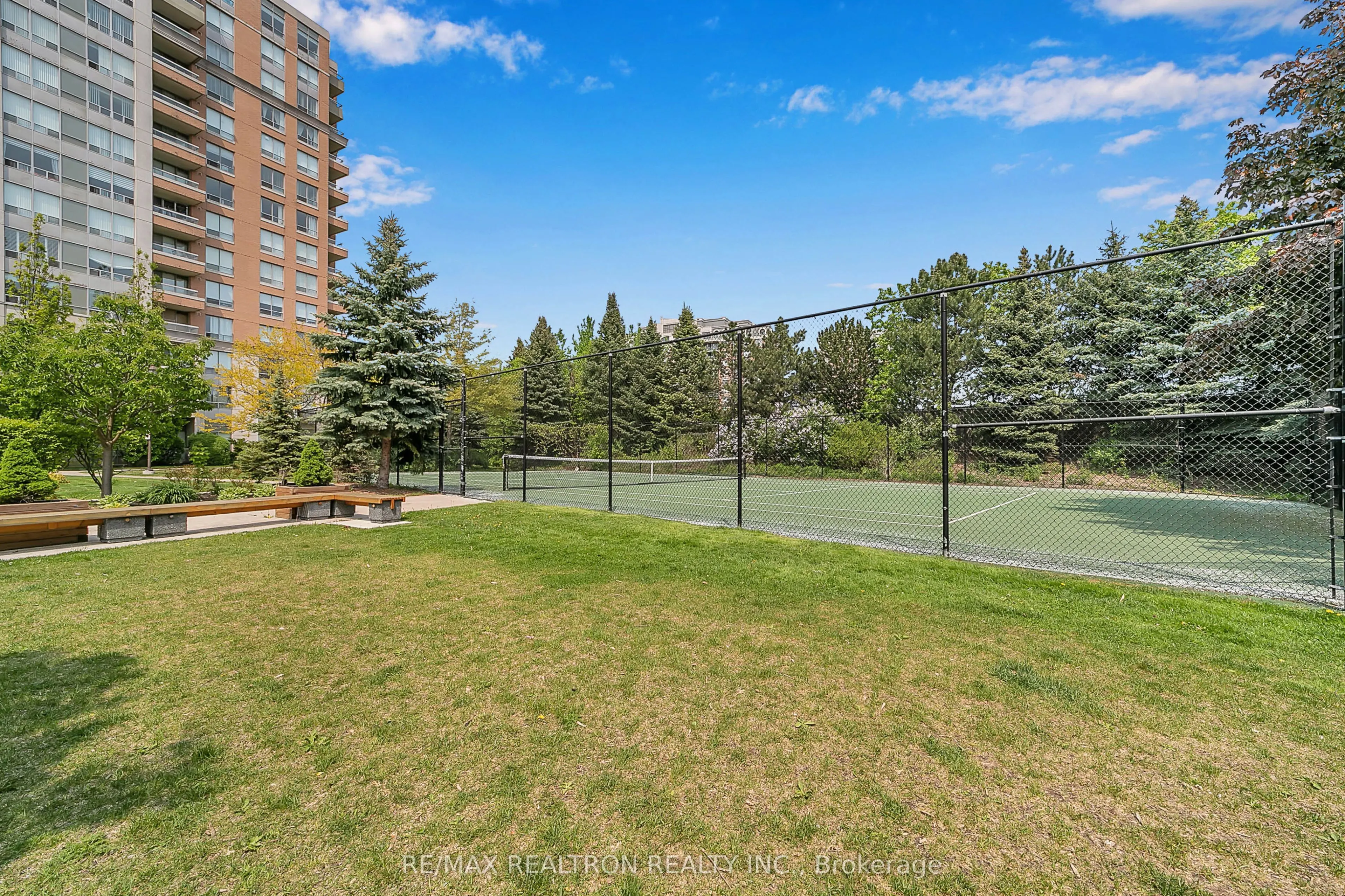 29 Northern Hts Drive N #615