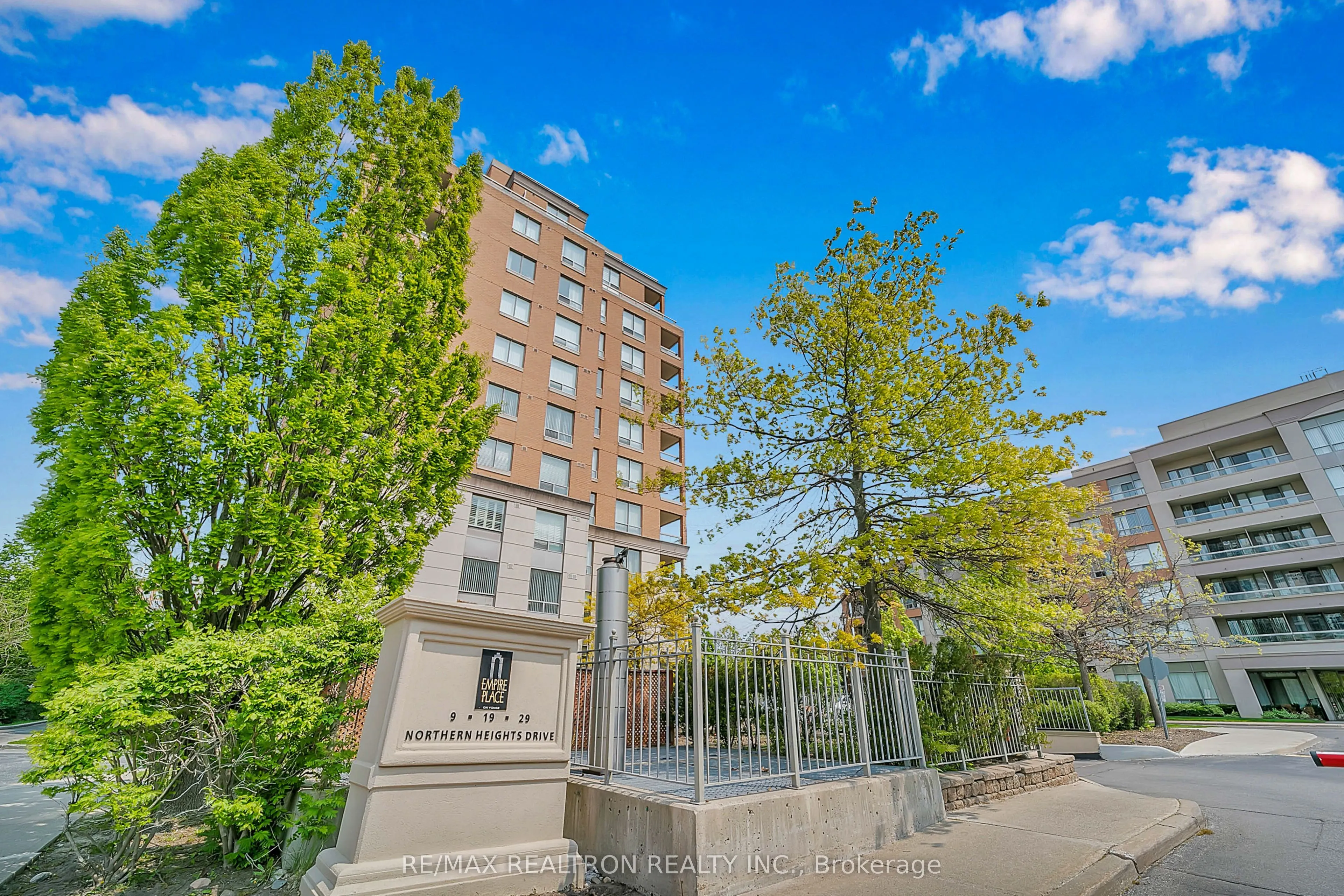 29 Northern Hts Drive N #615