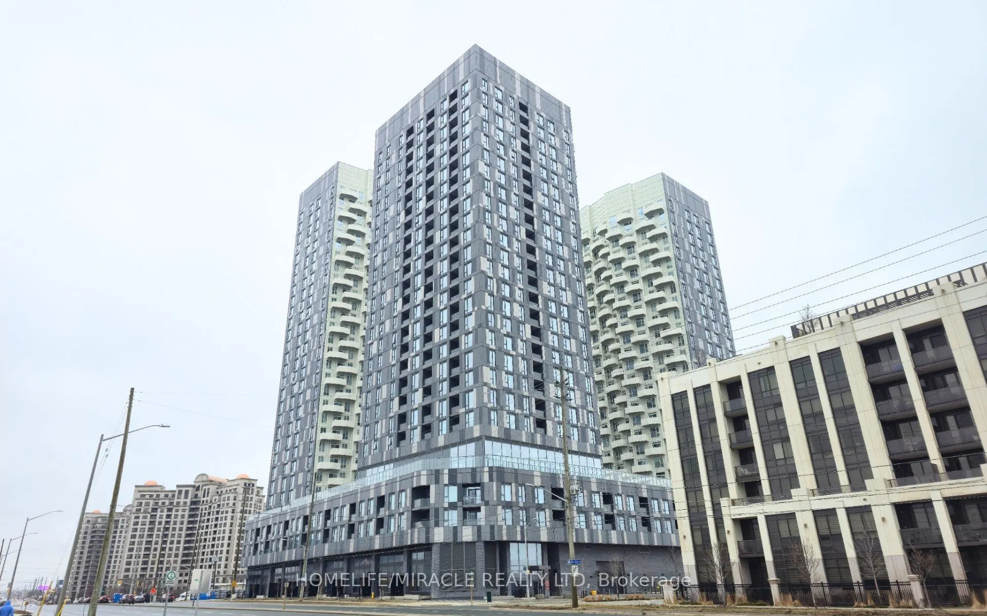 10 Abeja Street #2118