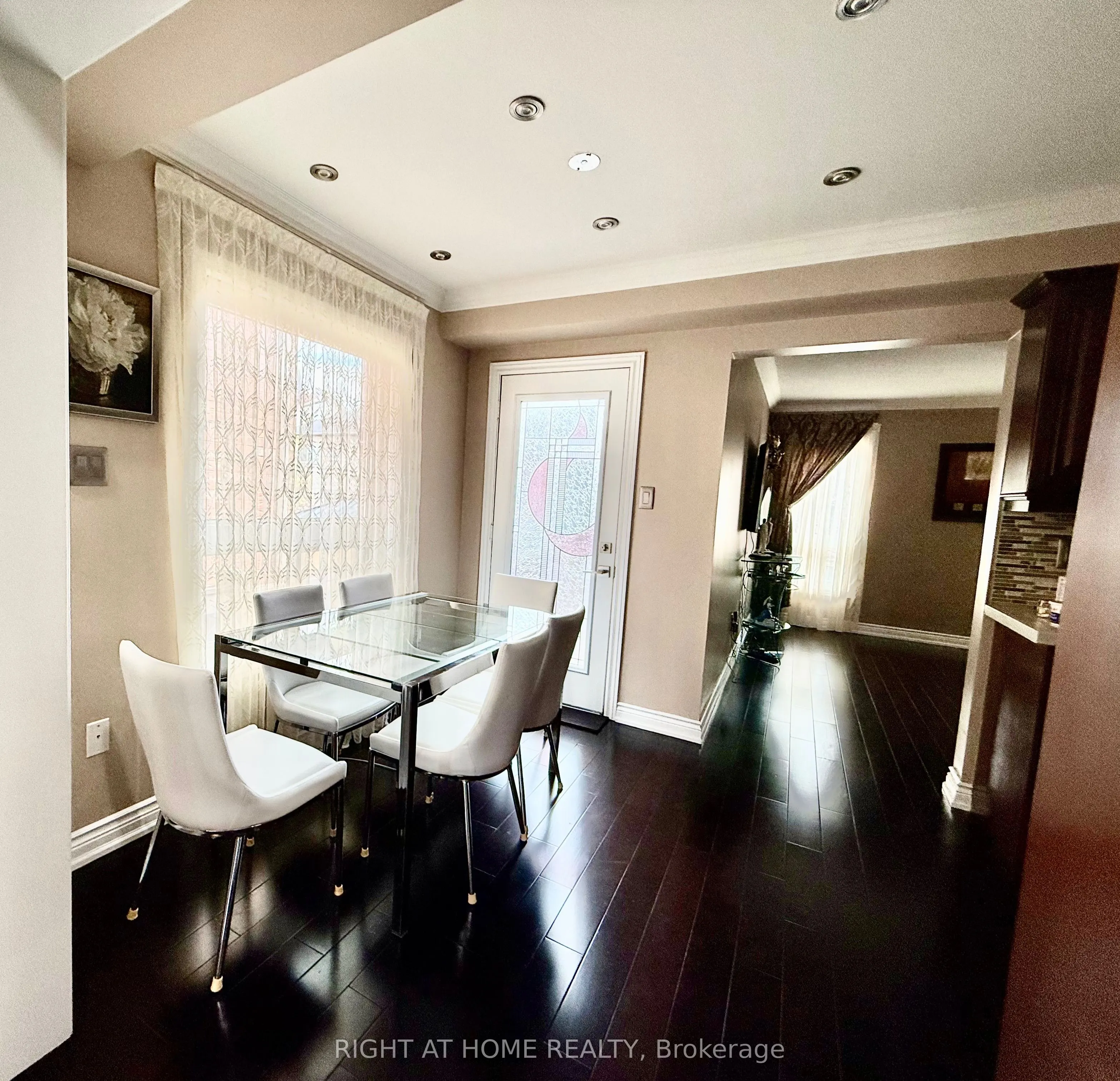 129 Four Seasons Crescent