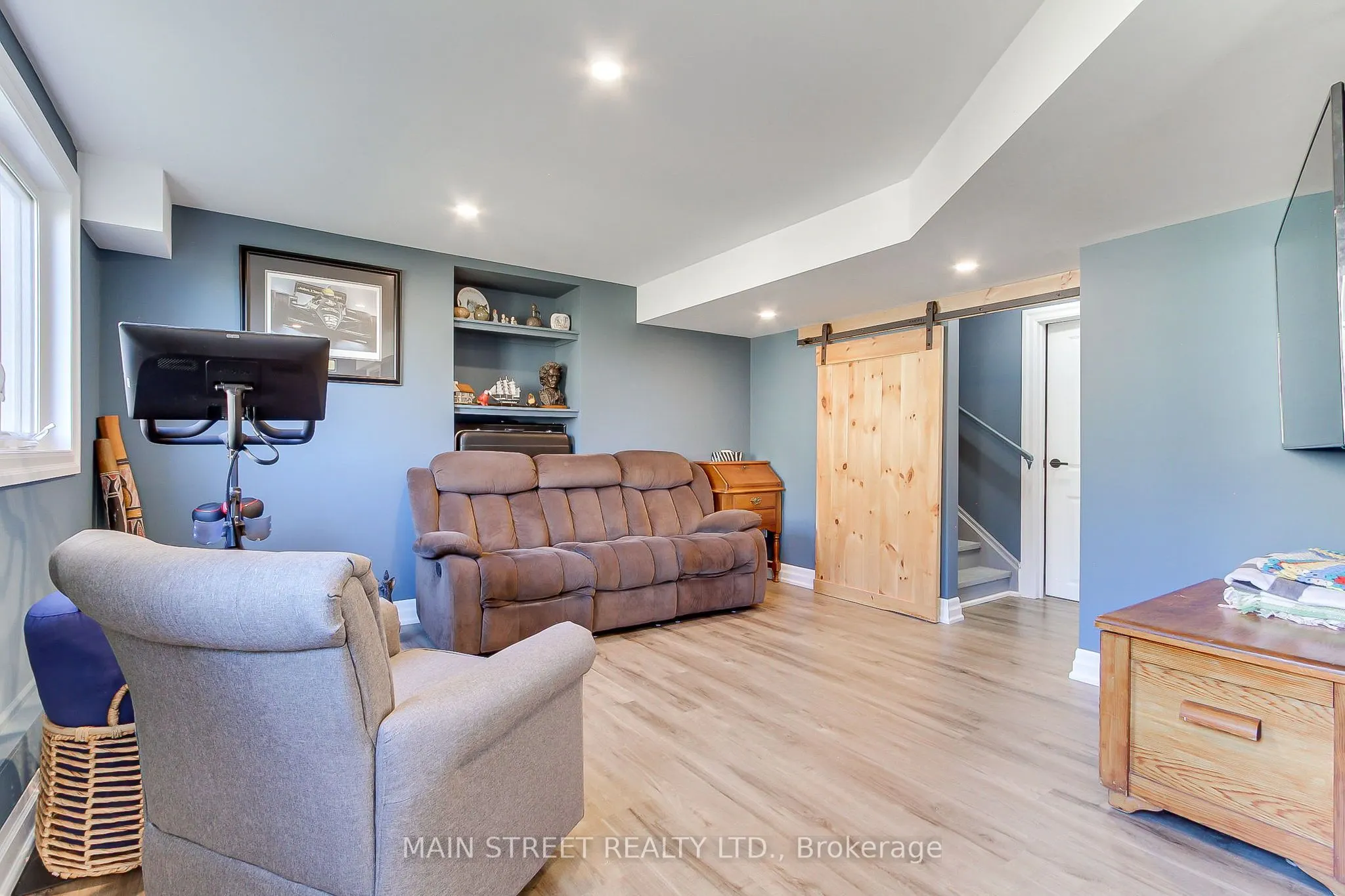 90 Kingknoll Crescent
