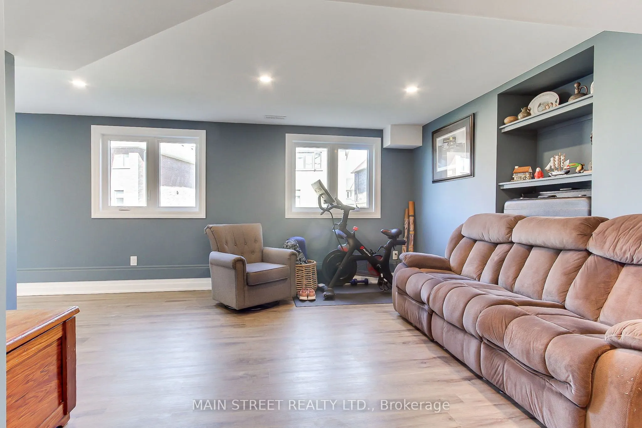 90 Kingknoll Crescent