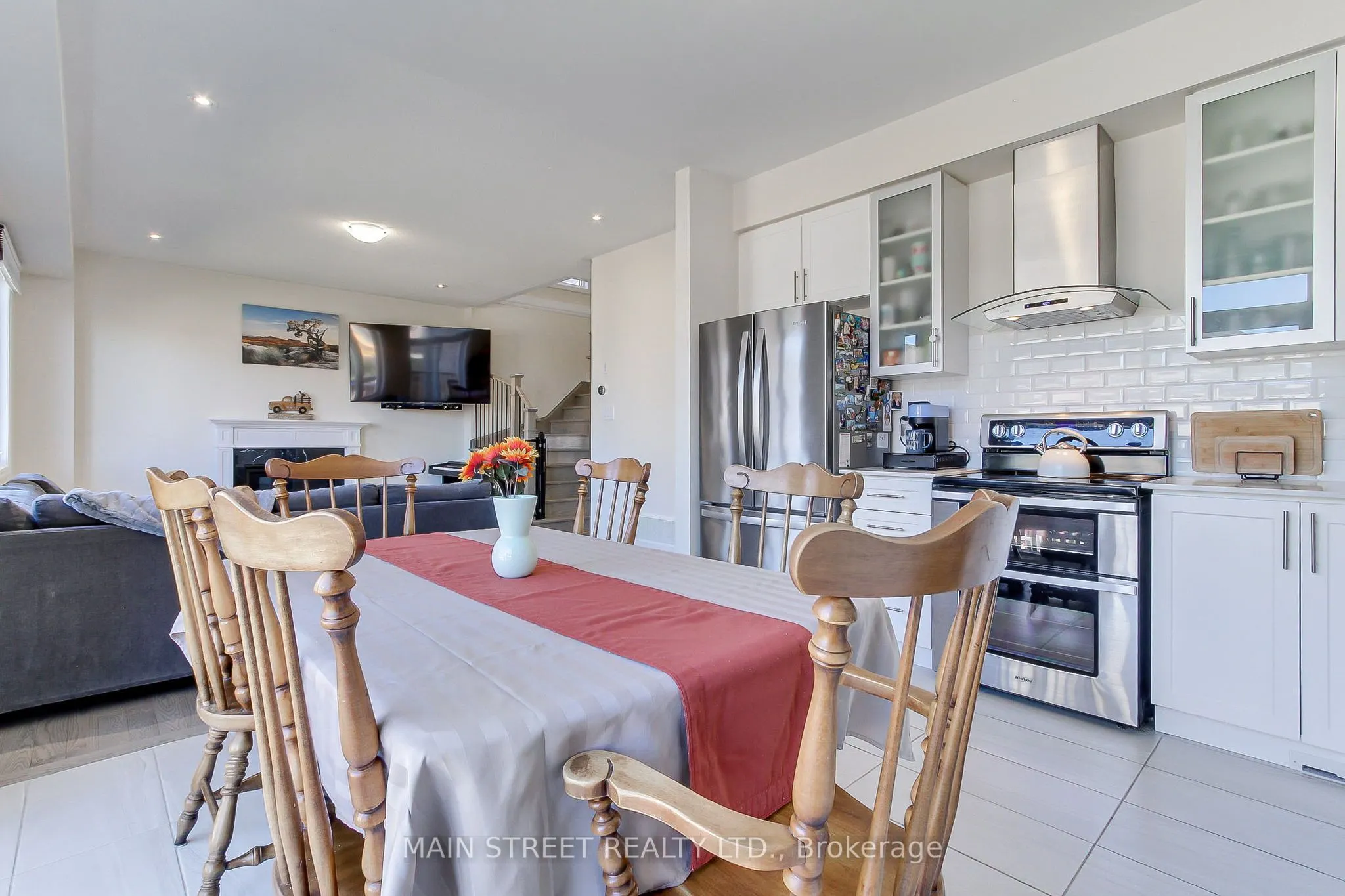 90 Kingknoll Crescent
