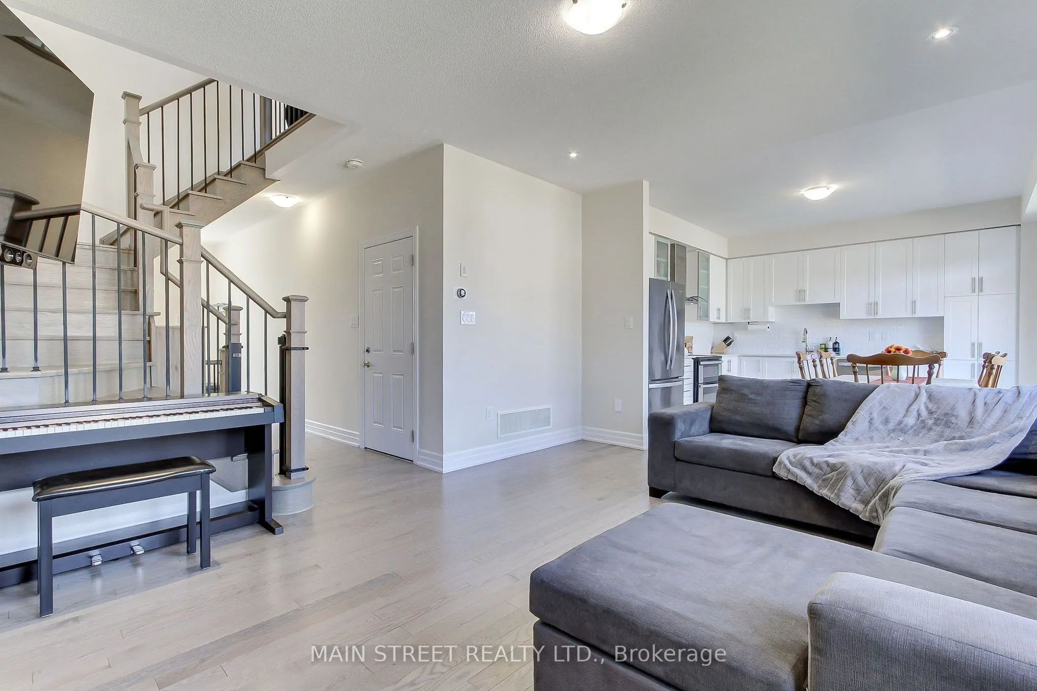 90 Kingknoll Crescent