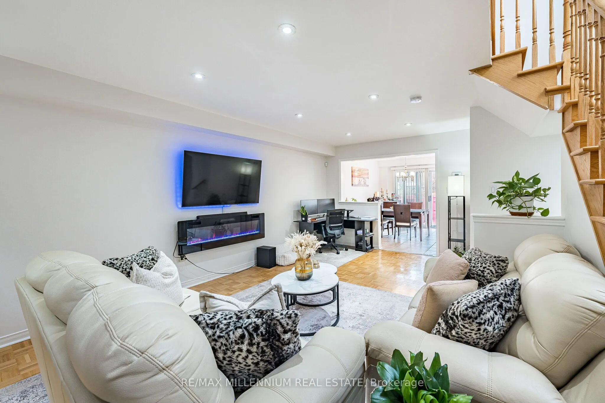 90 Ronan Crescent