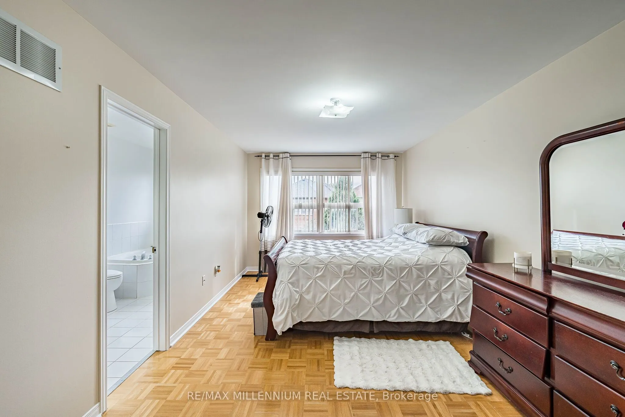 90 Ronan Crescent