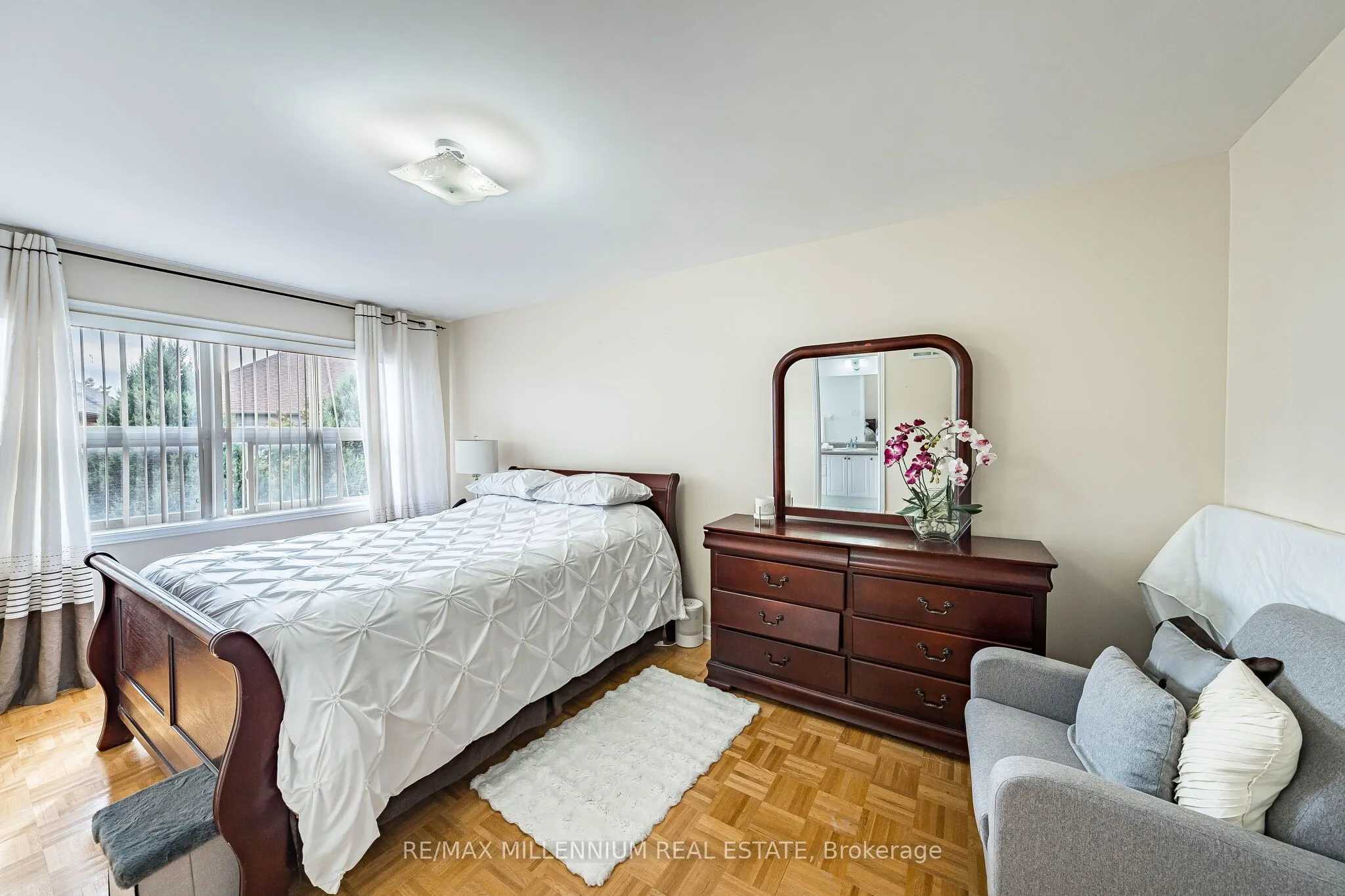 90 Ronan Crescent