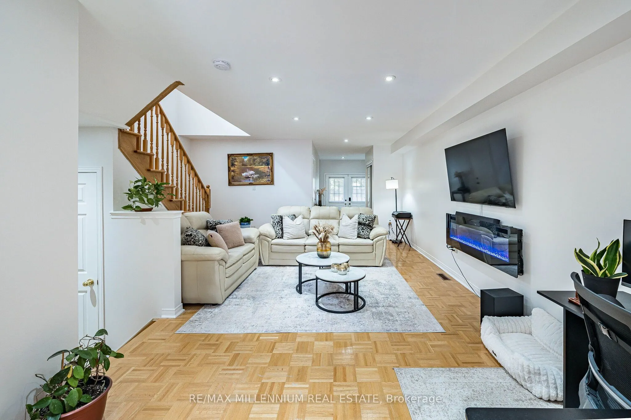 90 Ronan Crescent