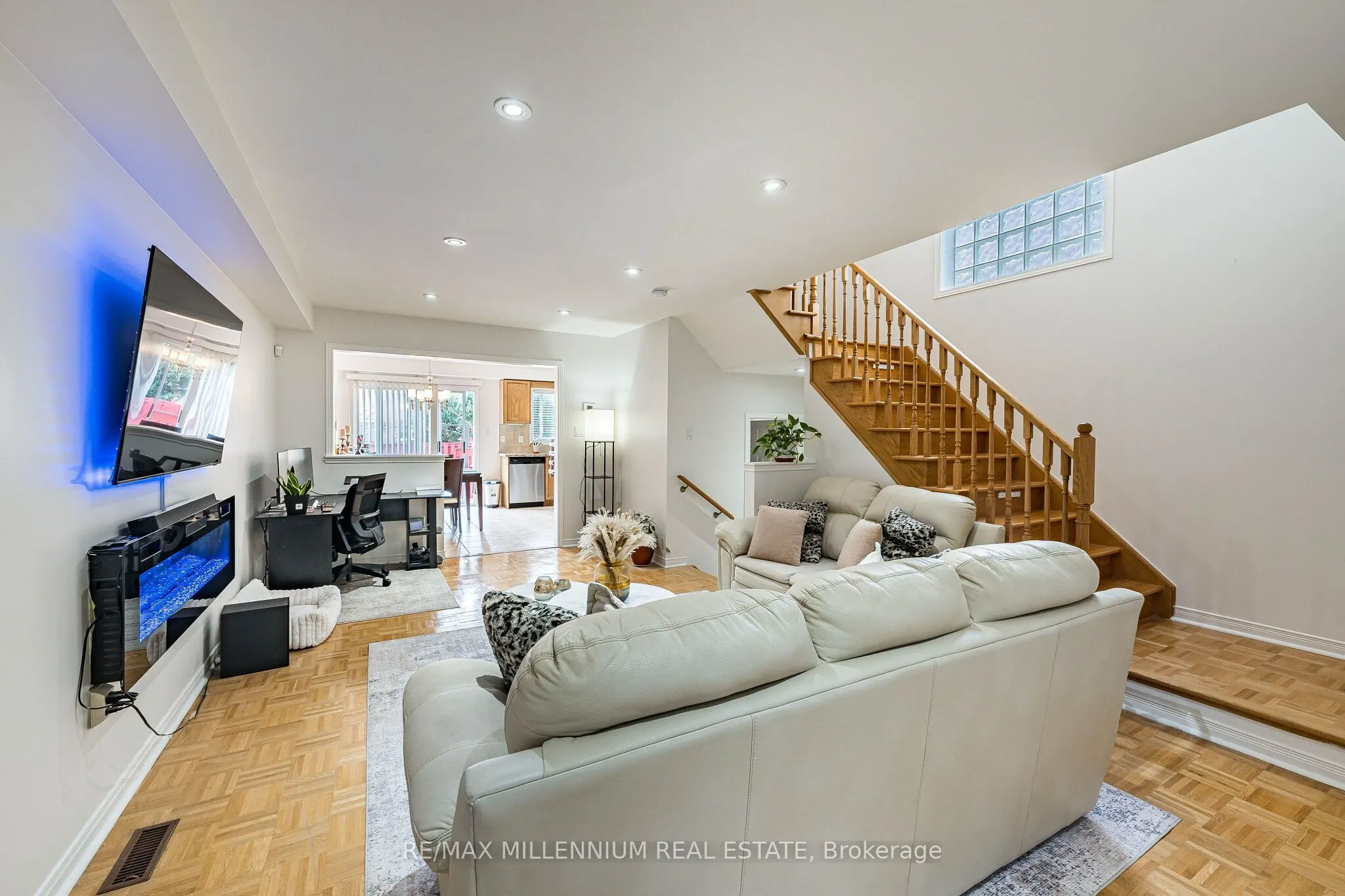 90 Ronan Crescent