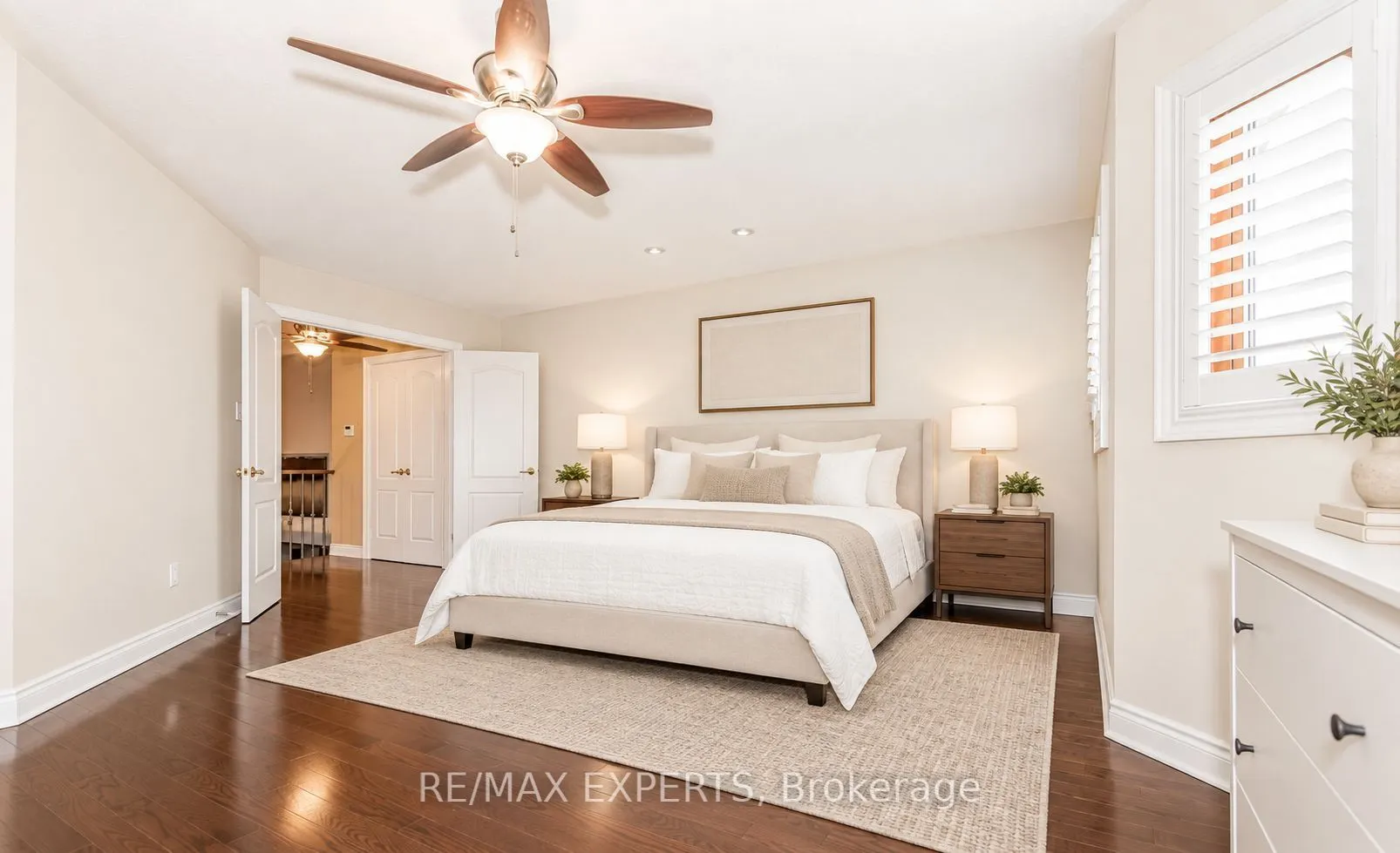94 Royview Crescent