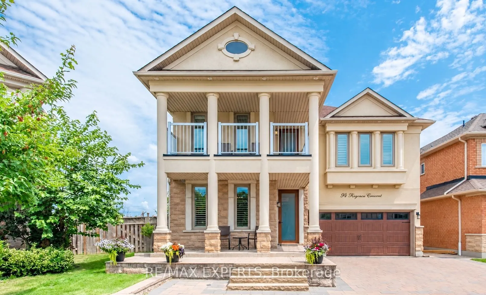 94 Royview Crescent
