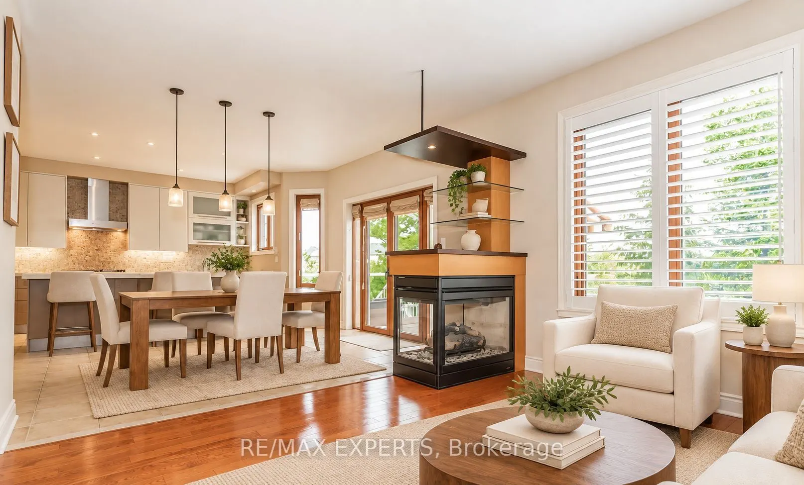 94 Royview Crescent