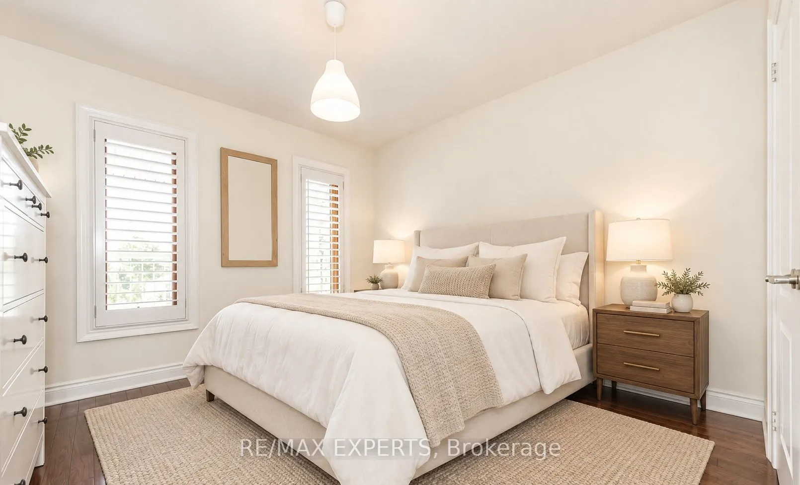 94 Royview Crescent