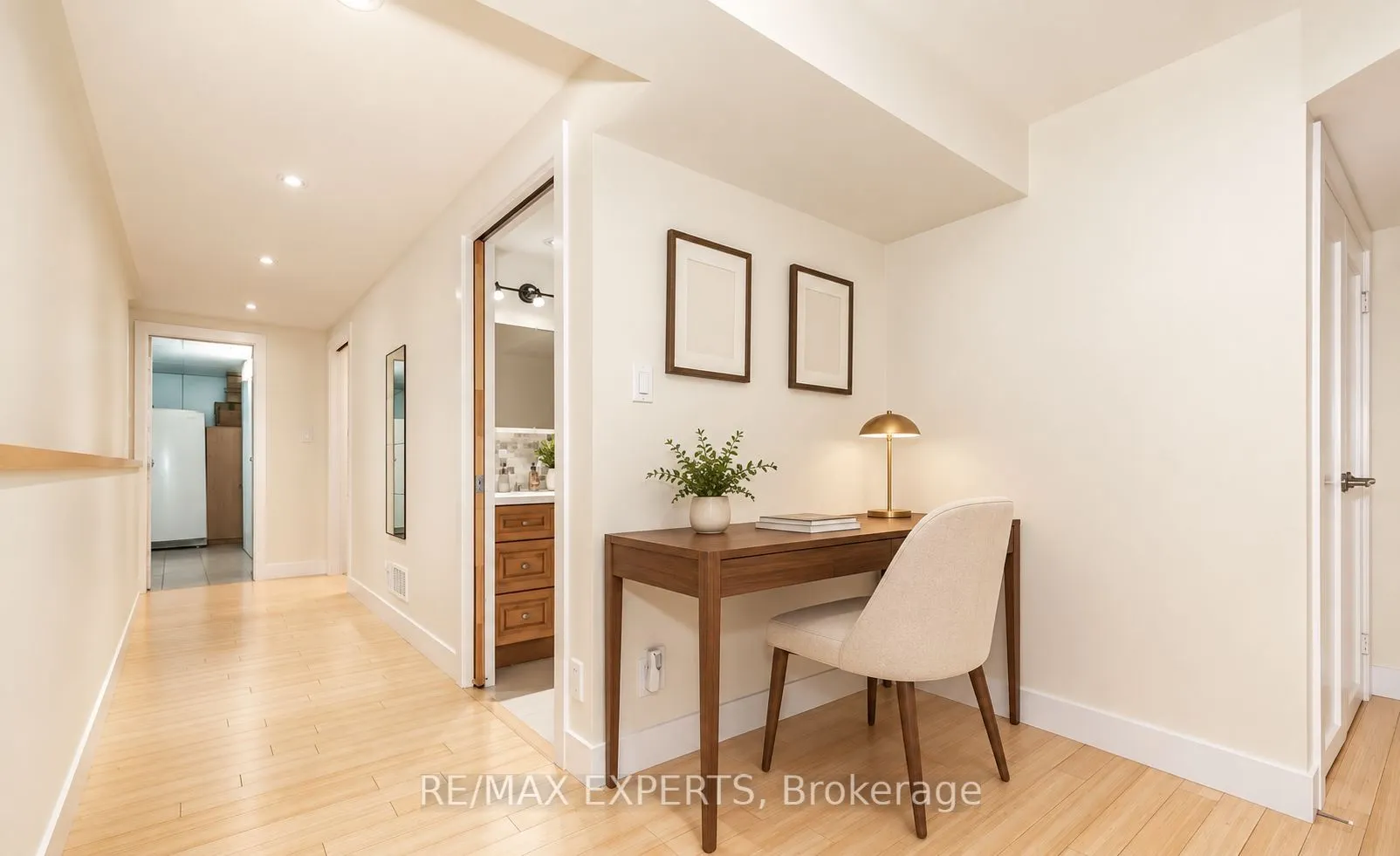 94 Royview Crescent