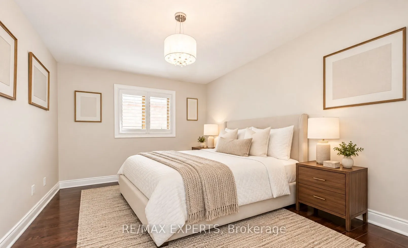 94 Royview Crescent