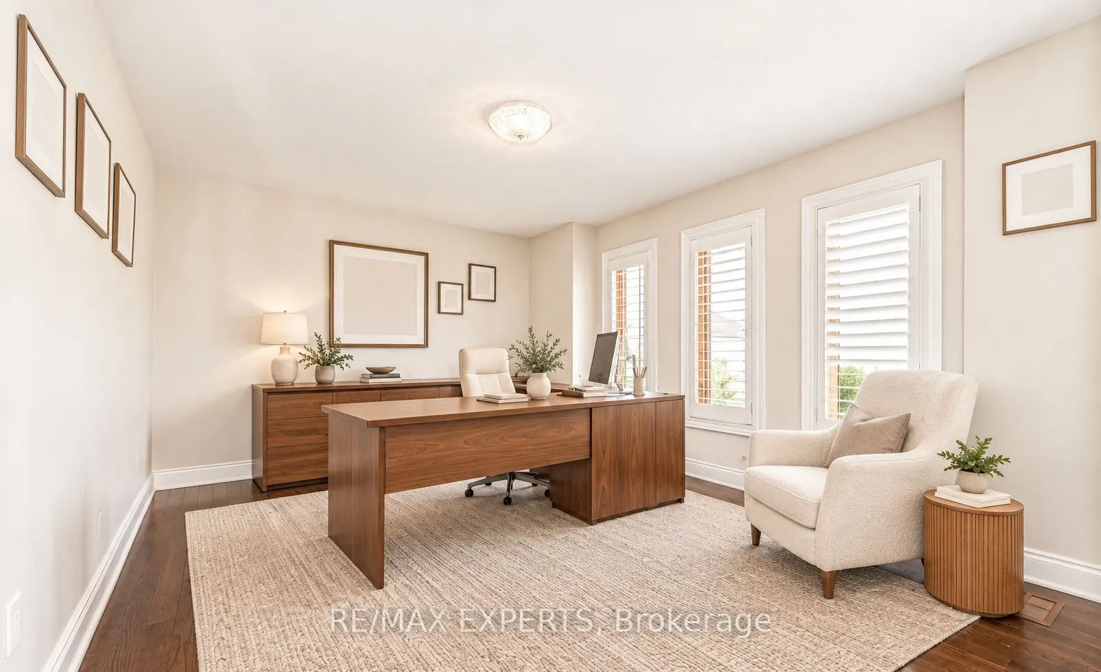 94 Royview Crescent