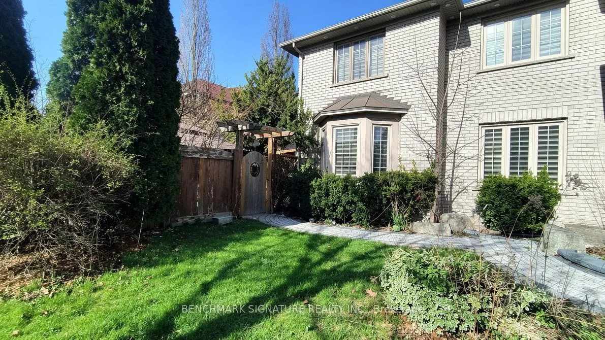 75 Boxwood Crescent