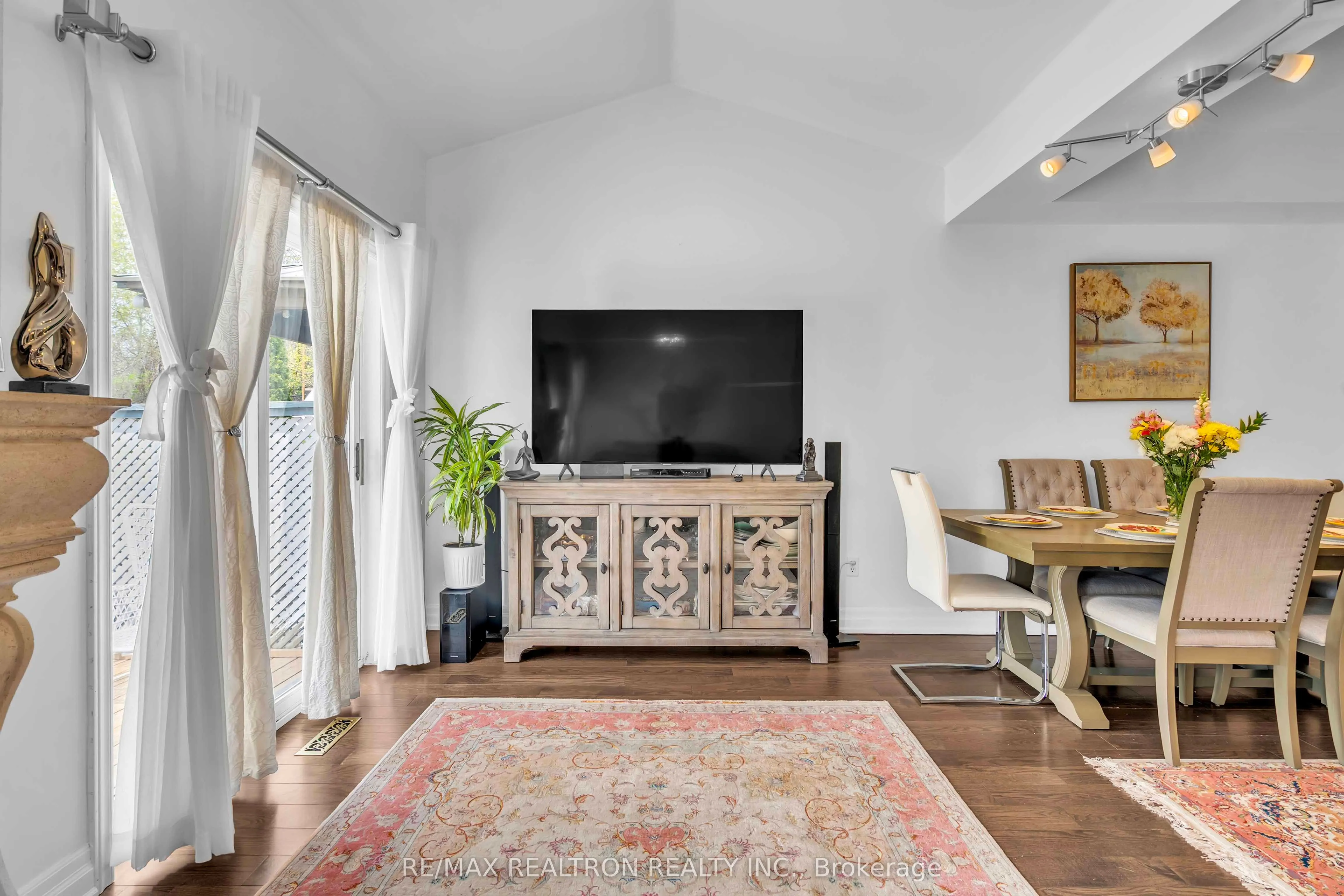 36 Edgemont Court