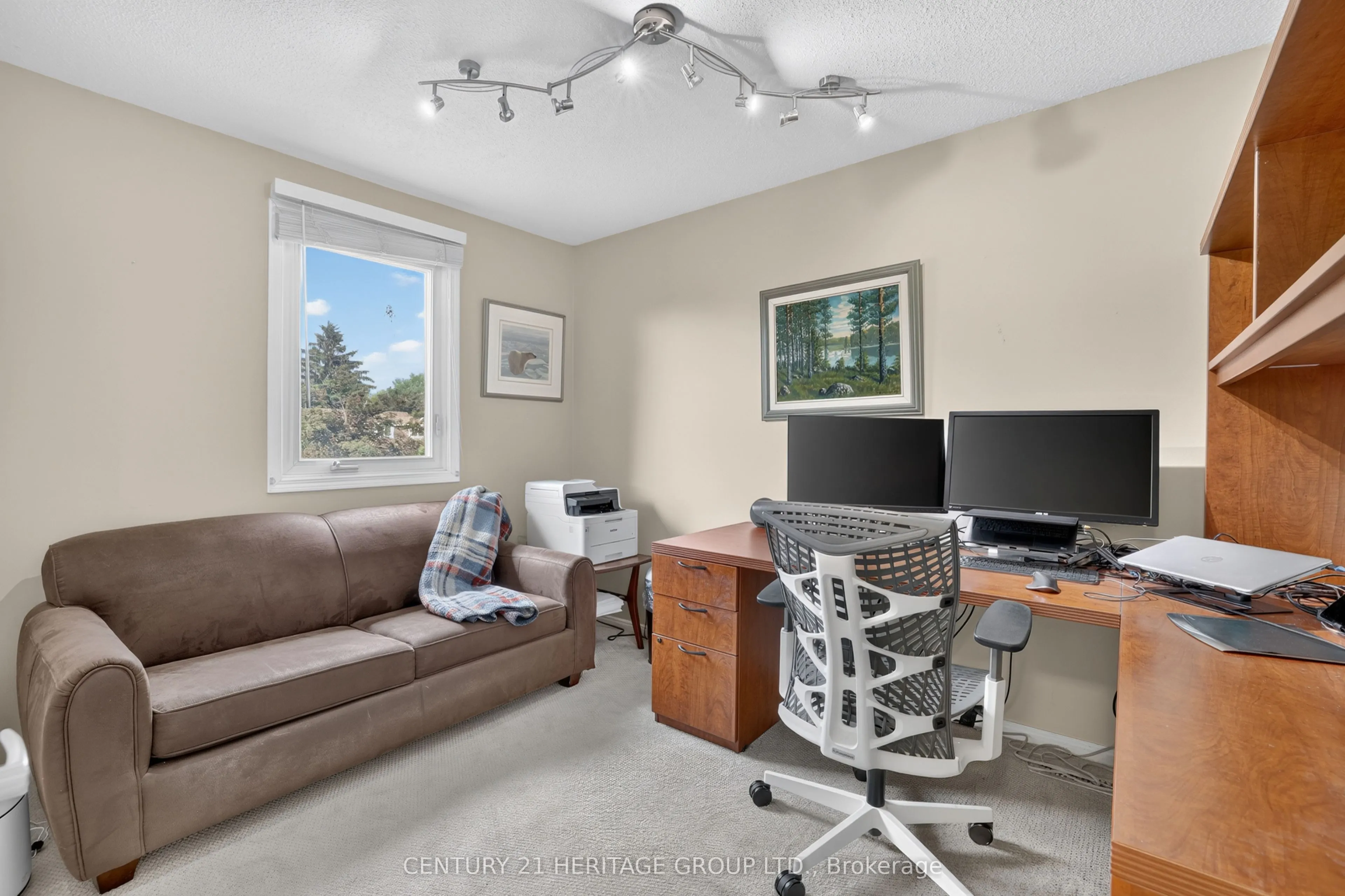 28 Innis Crescent