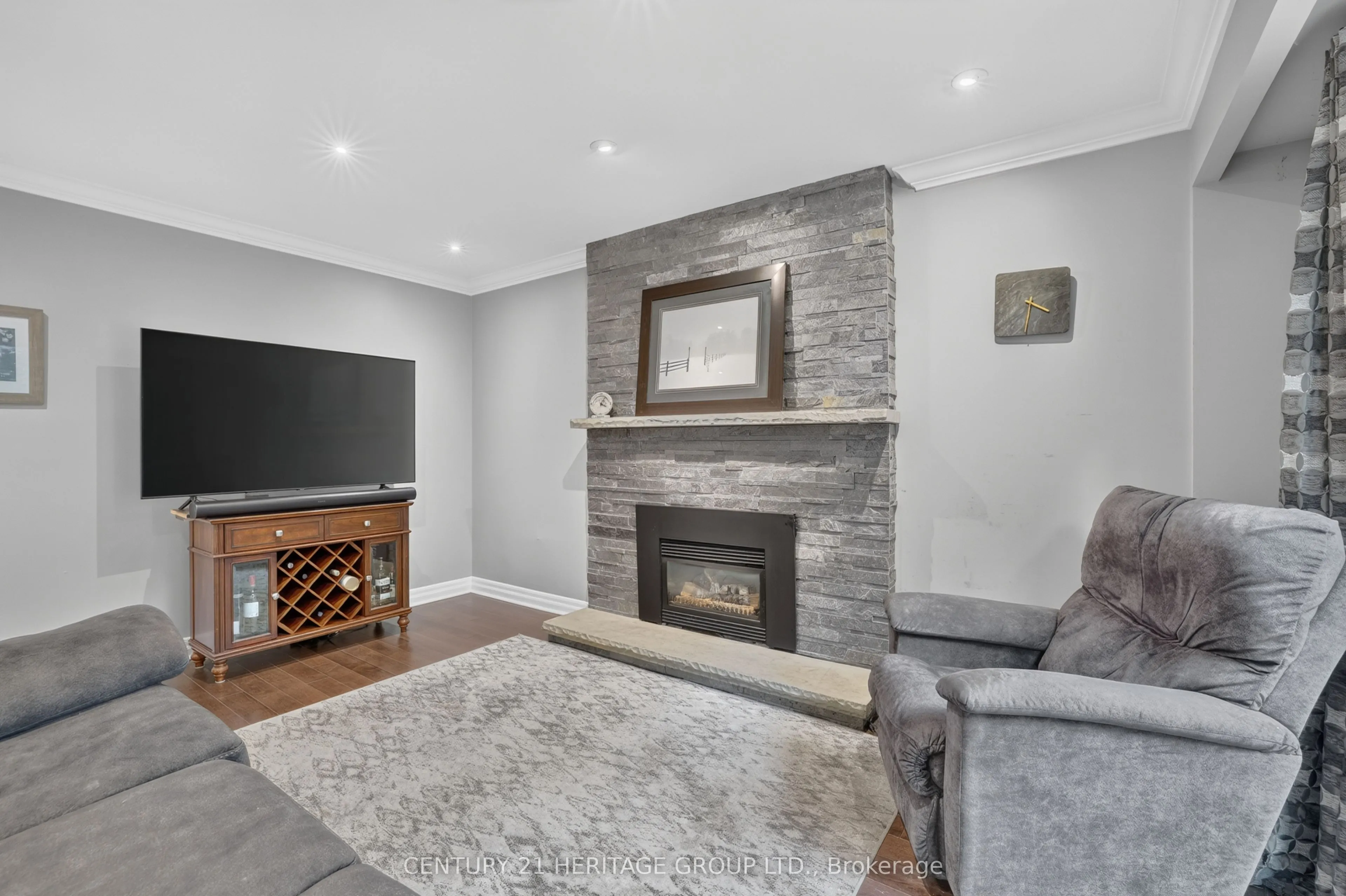 28 Innis Crescent
