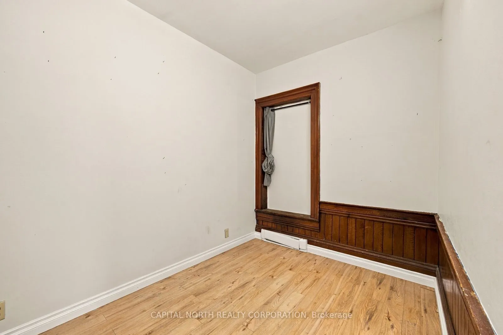 104 Wellington Street E #2