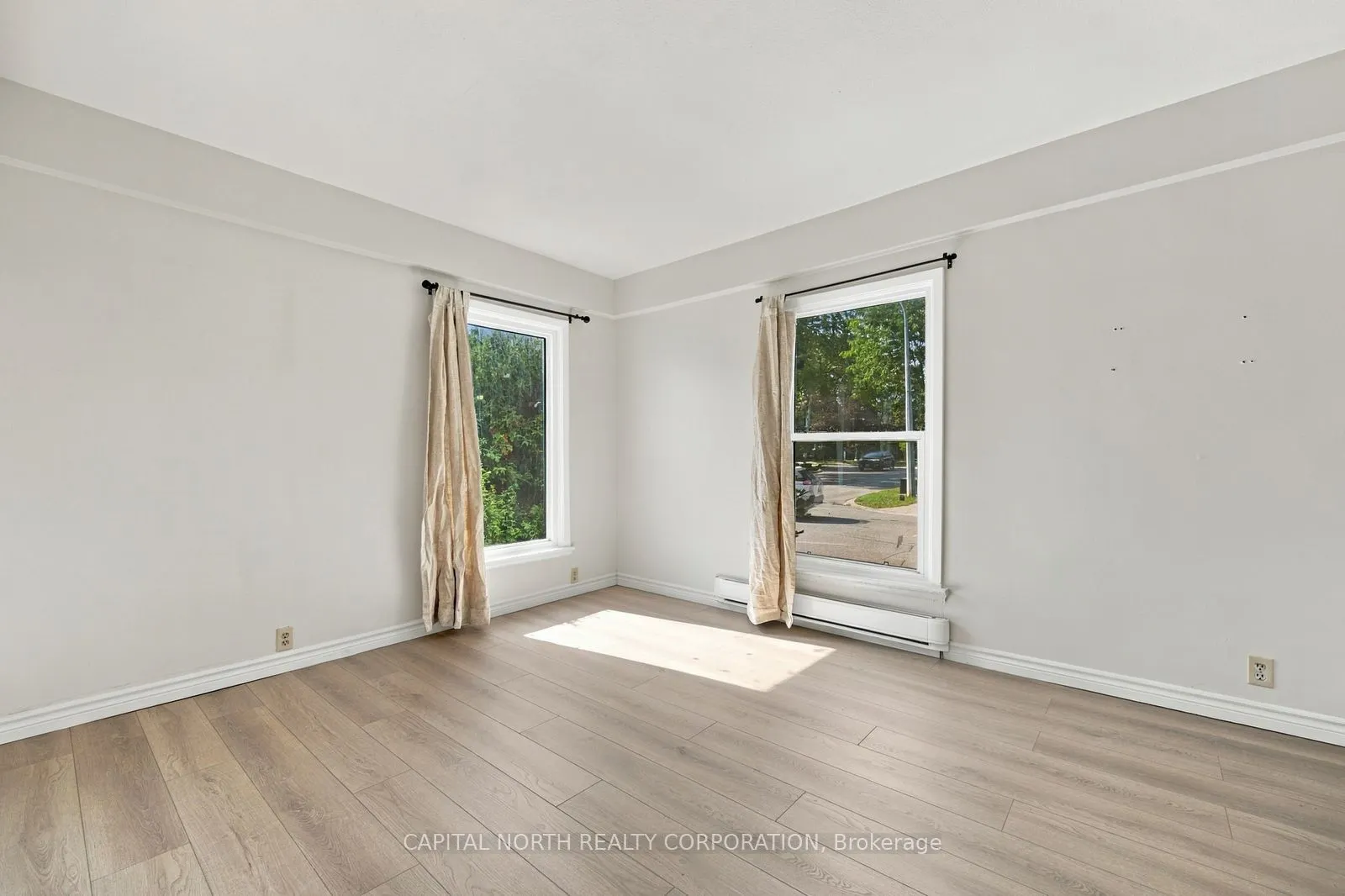 104 Wellington Street E #2