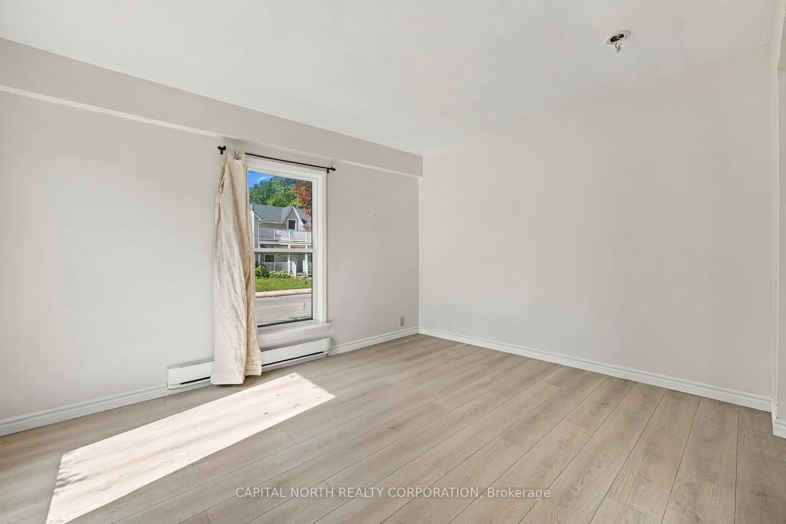 104 Wellington Street E #2