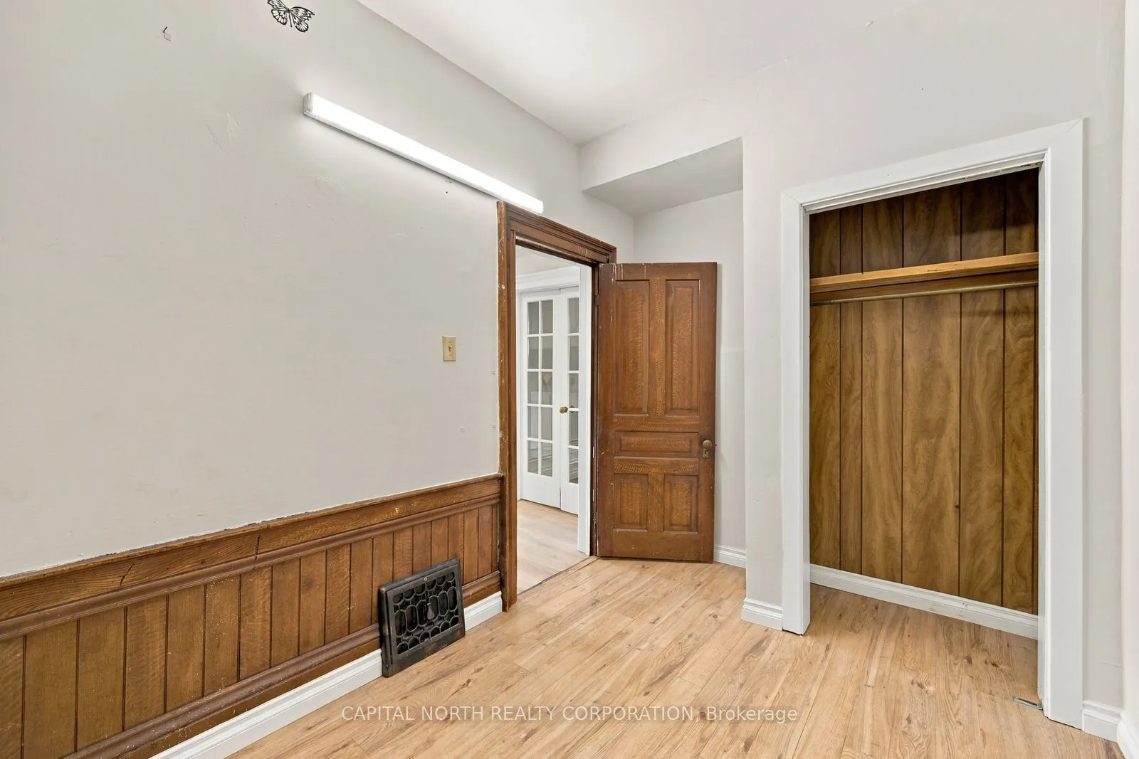 104 Wellington Street E #2