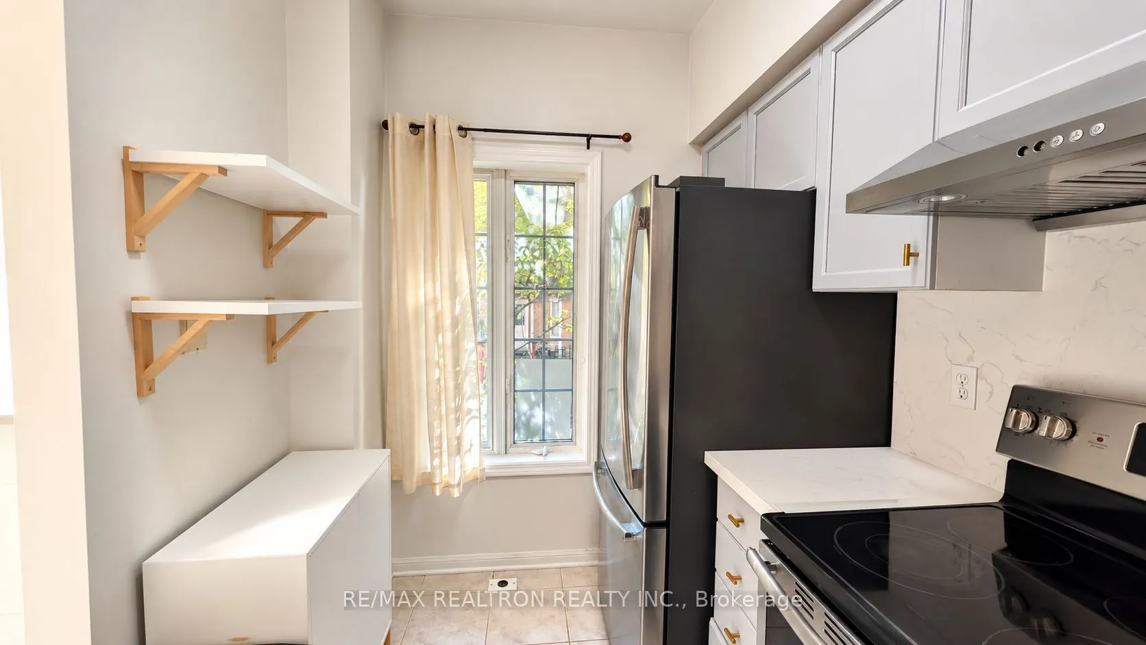 22 St Moritz Way #7