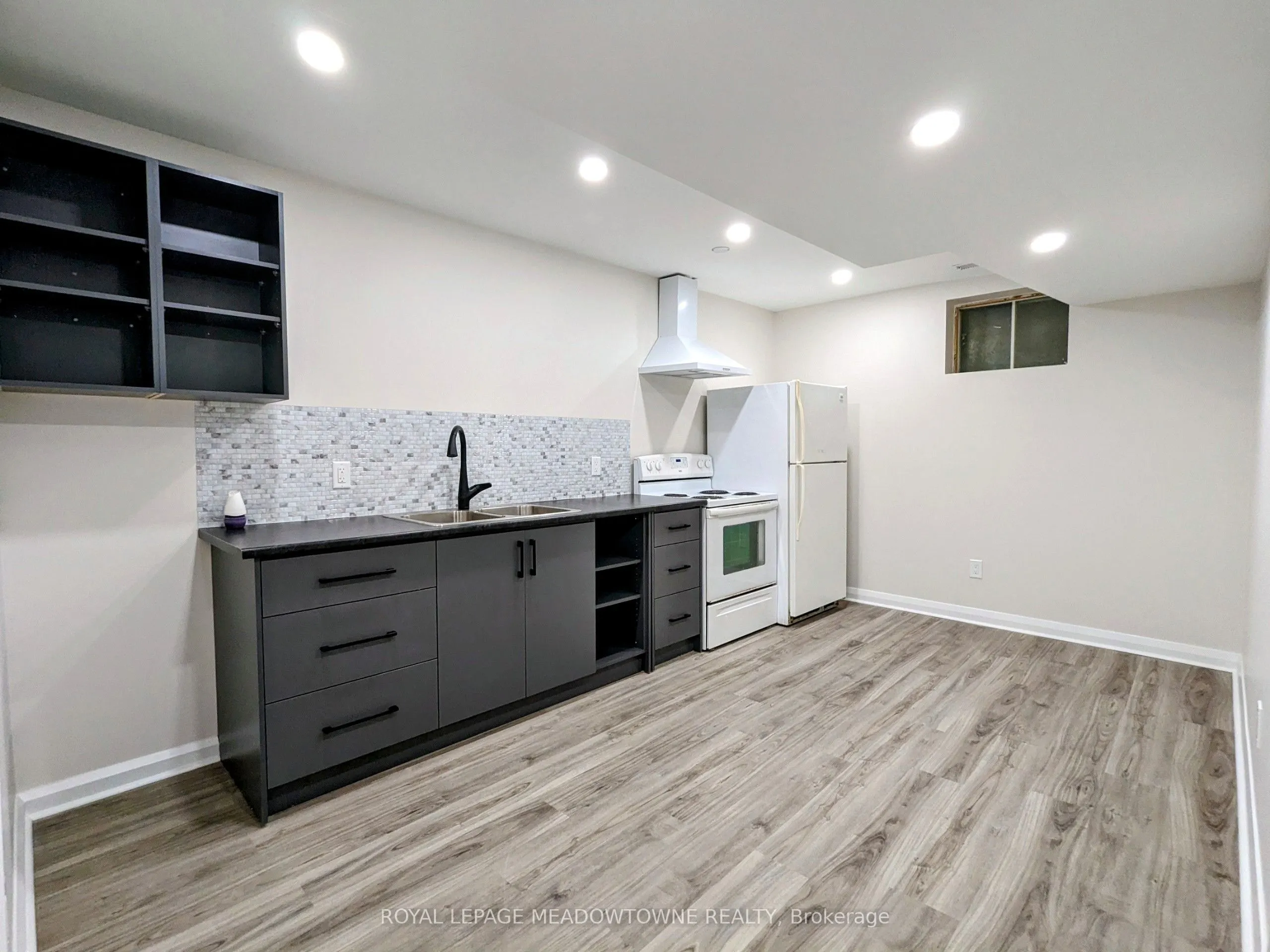 737 Botany Hill Crescent #B