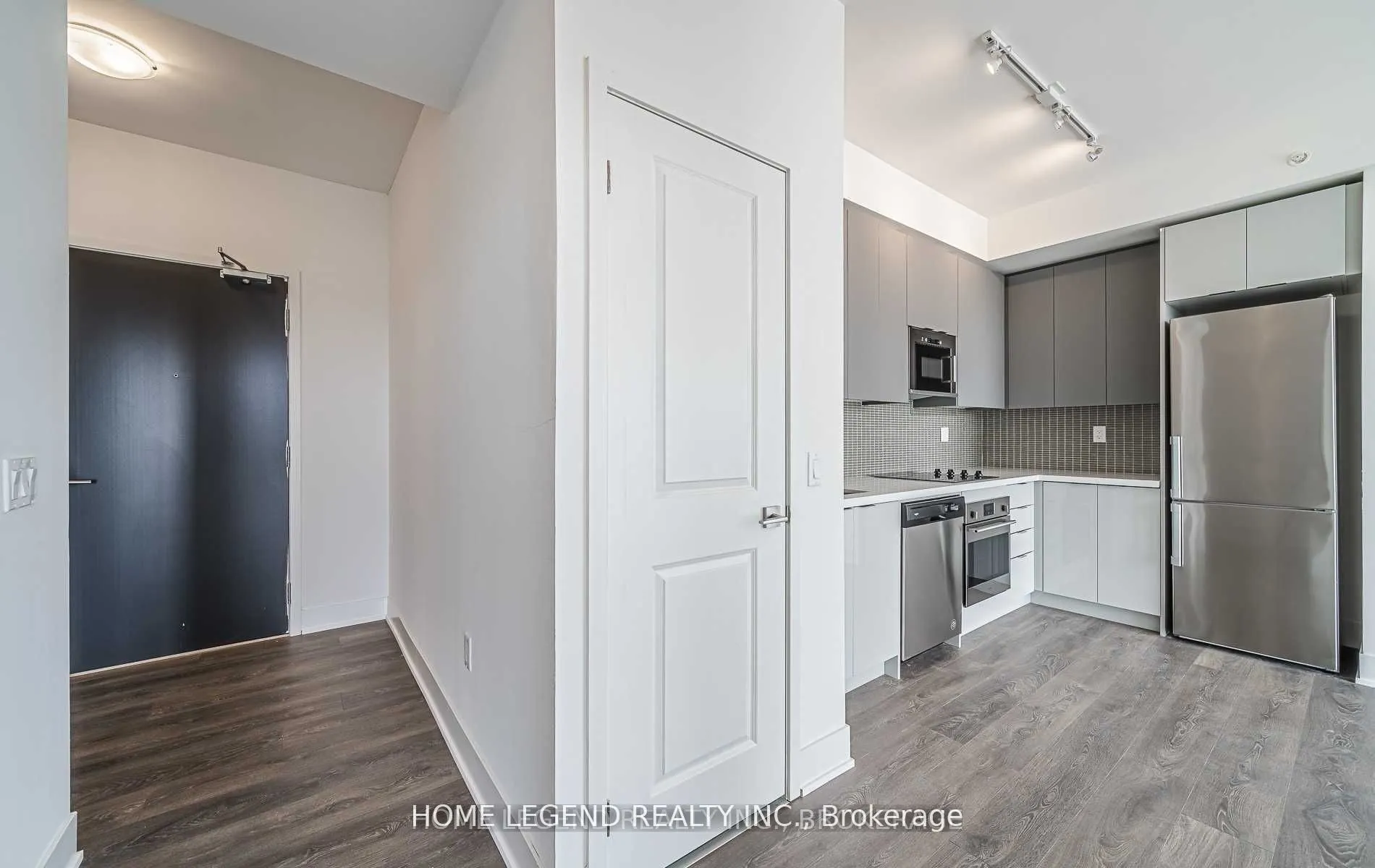 2916 Highway 7 Road W #1802