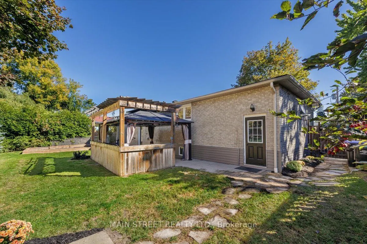 38 Townsend Avenue