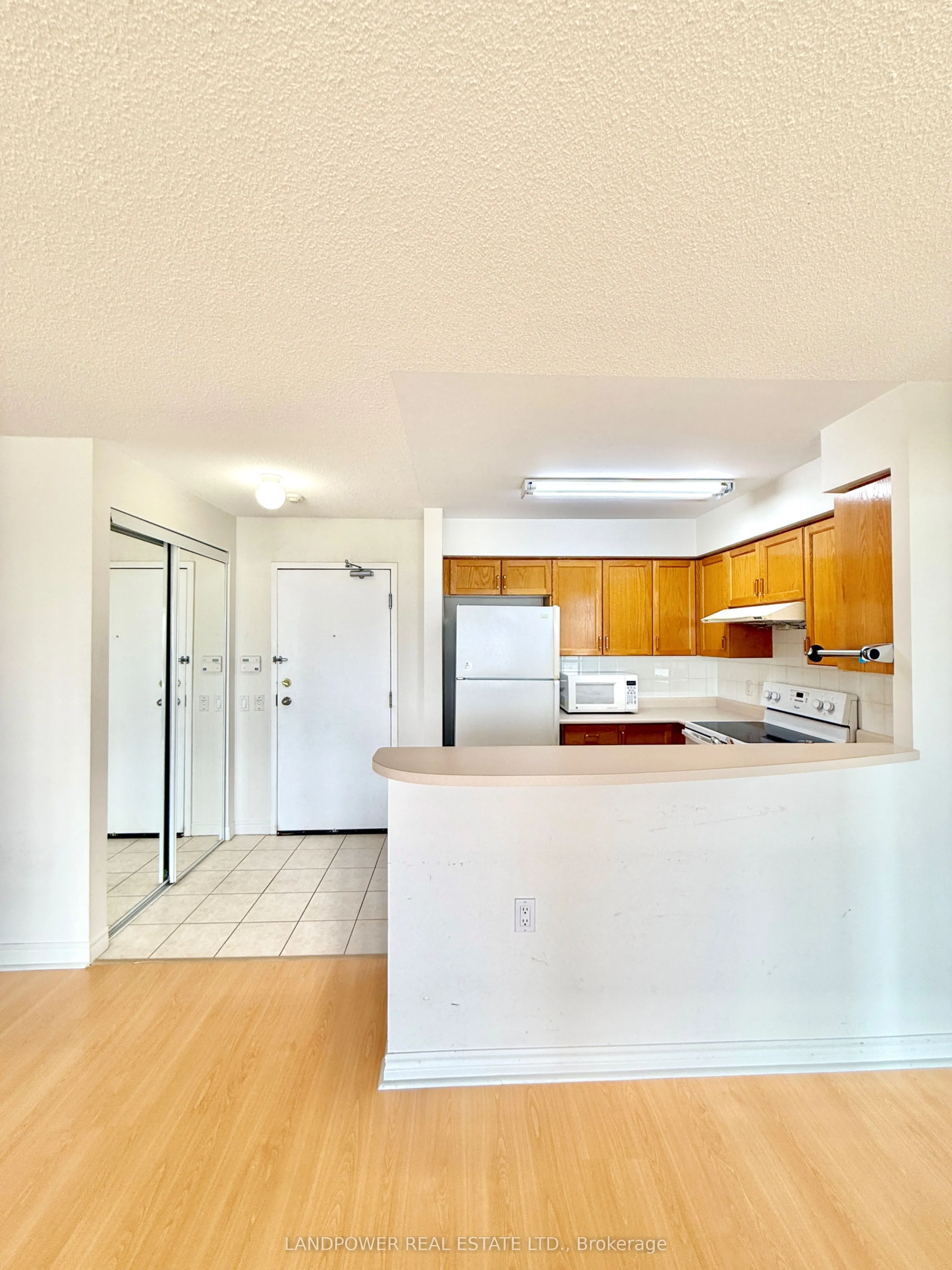 9015 Leslie Street #1202