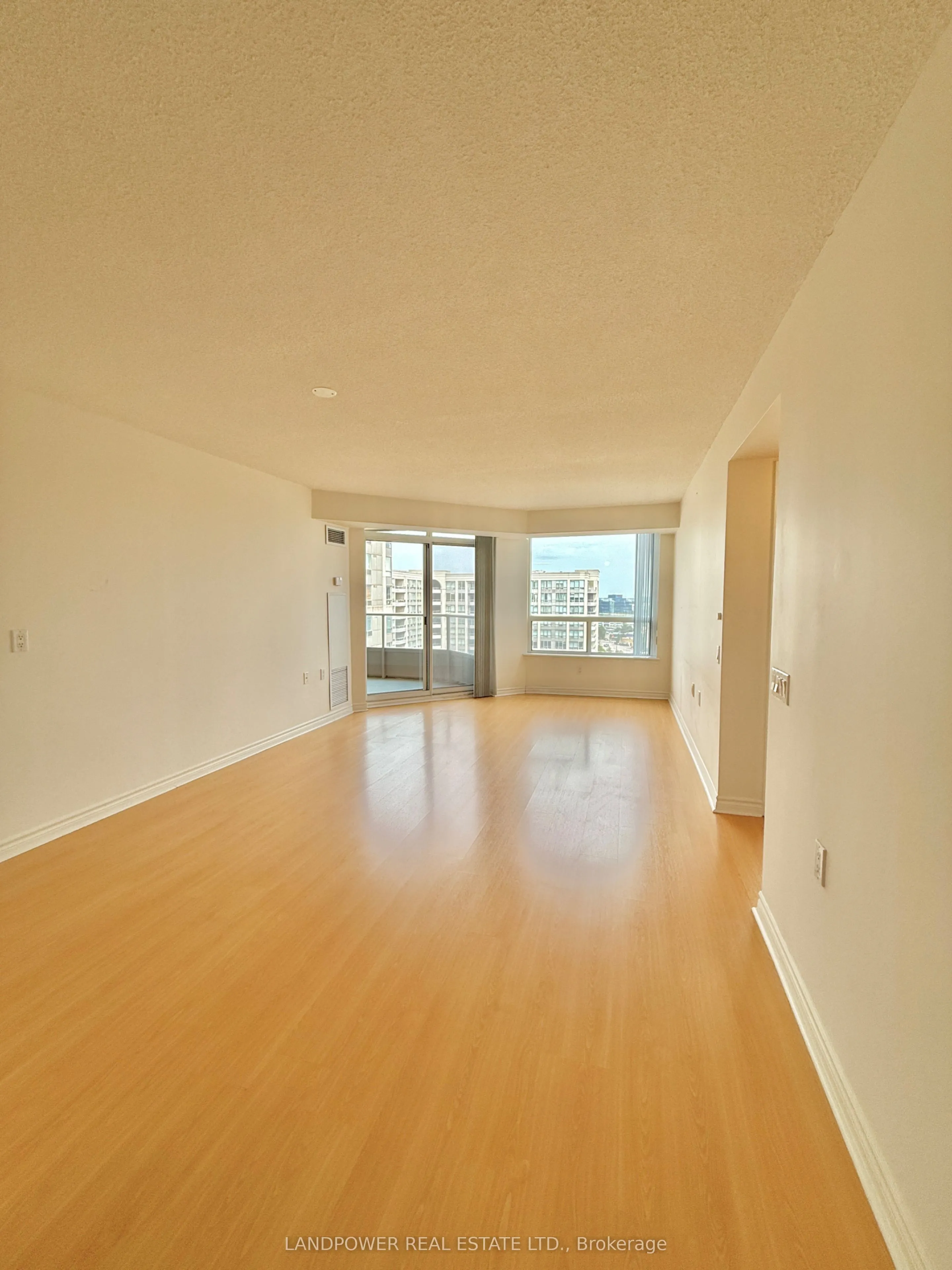 9015 Leslie Street #1202